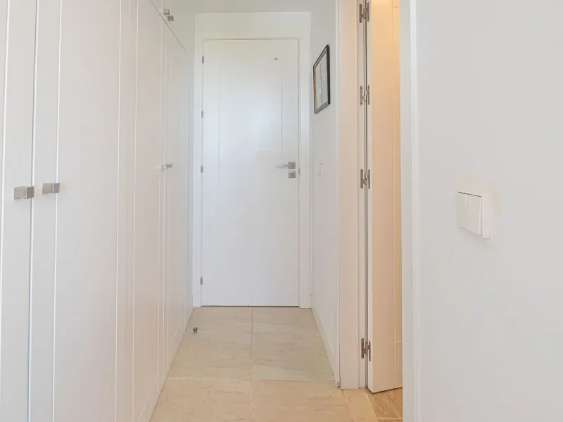 Apartment - Penthouse в продаже в Estepona, Málaga. В доме 2 спален и 2 ванных комнат. Площадь дома 95 м²