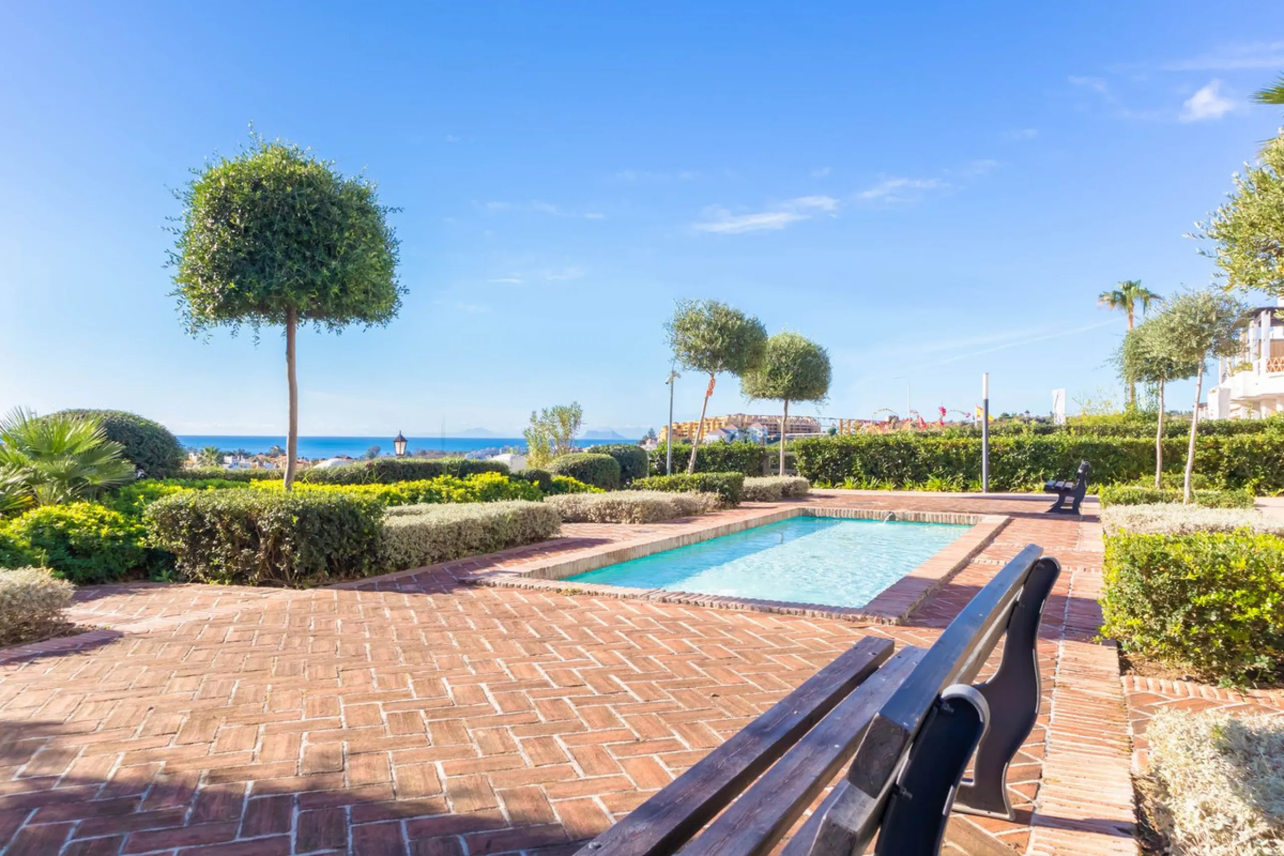 Apartment - Penthouse в продаже в Estepona, Málaga. В доме 2 спален и 2 ванных комнат. Площадь дома 95 м²