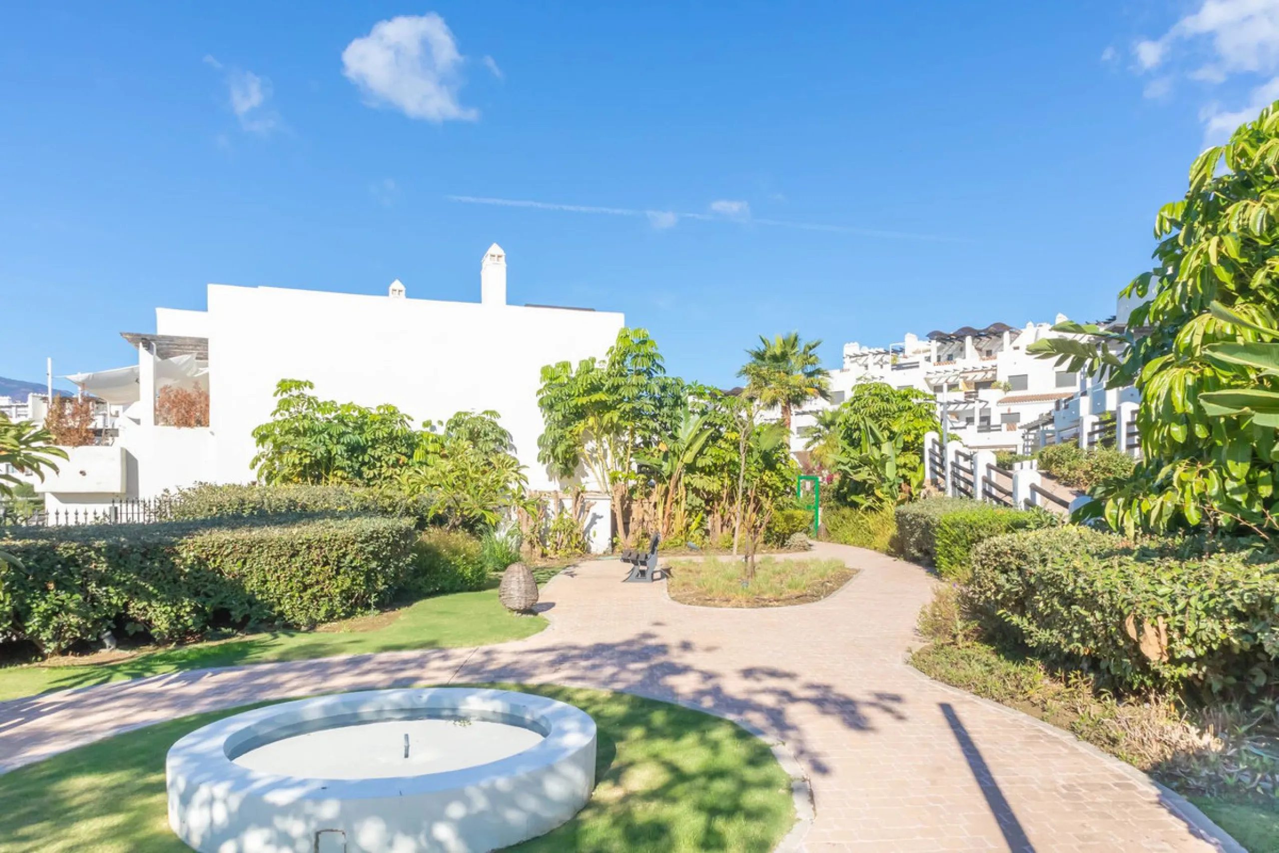 Apartment - Penthouse в продаже в Estepona, Málaga. В доме 2 спален и 2 ванных комнат. Площадь дома 95 м²