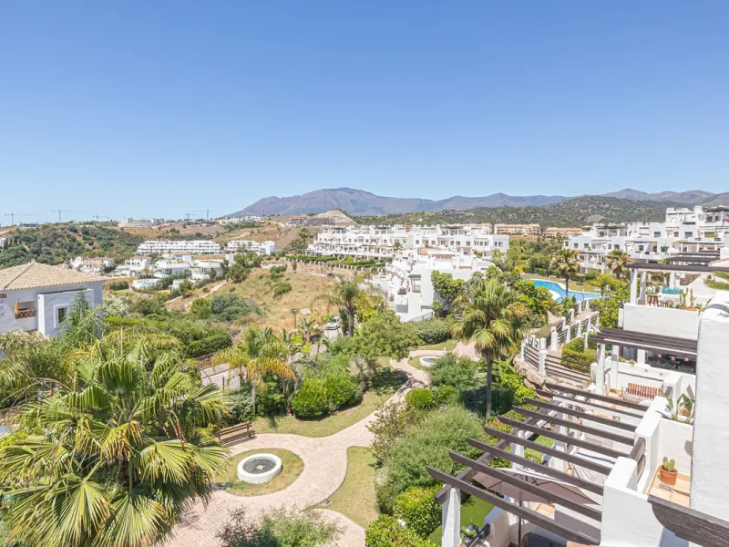 Apartment - Penthouse в продаже в Estepona, Málaga. В доме 2 спален и 2 ванных комнат. Площадь дома 95 м²