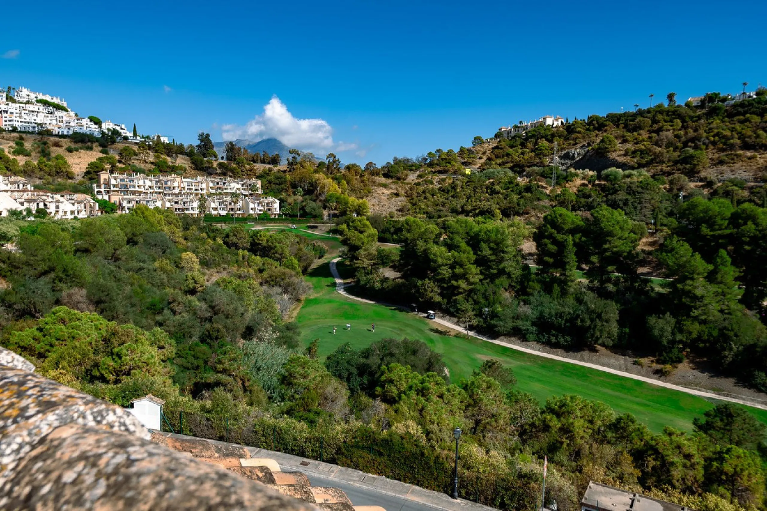 Investment Opportunity – Penthouse with Private Solarium in La Torre, Los Arqueros Golf
