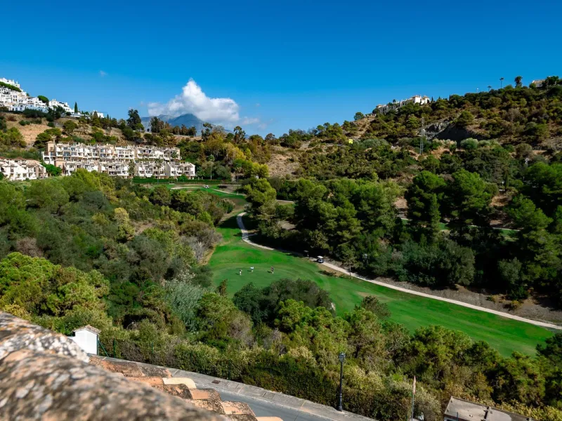 Investment Opportunity – Penthouse with Private Solarium in La Torre, Los Arqueros Golf