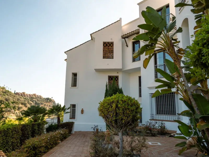 Investment Opportunity – Penthouse with Private Solarium in La Torre, Los Arqueros Golf