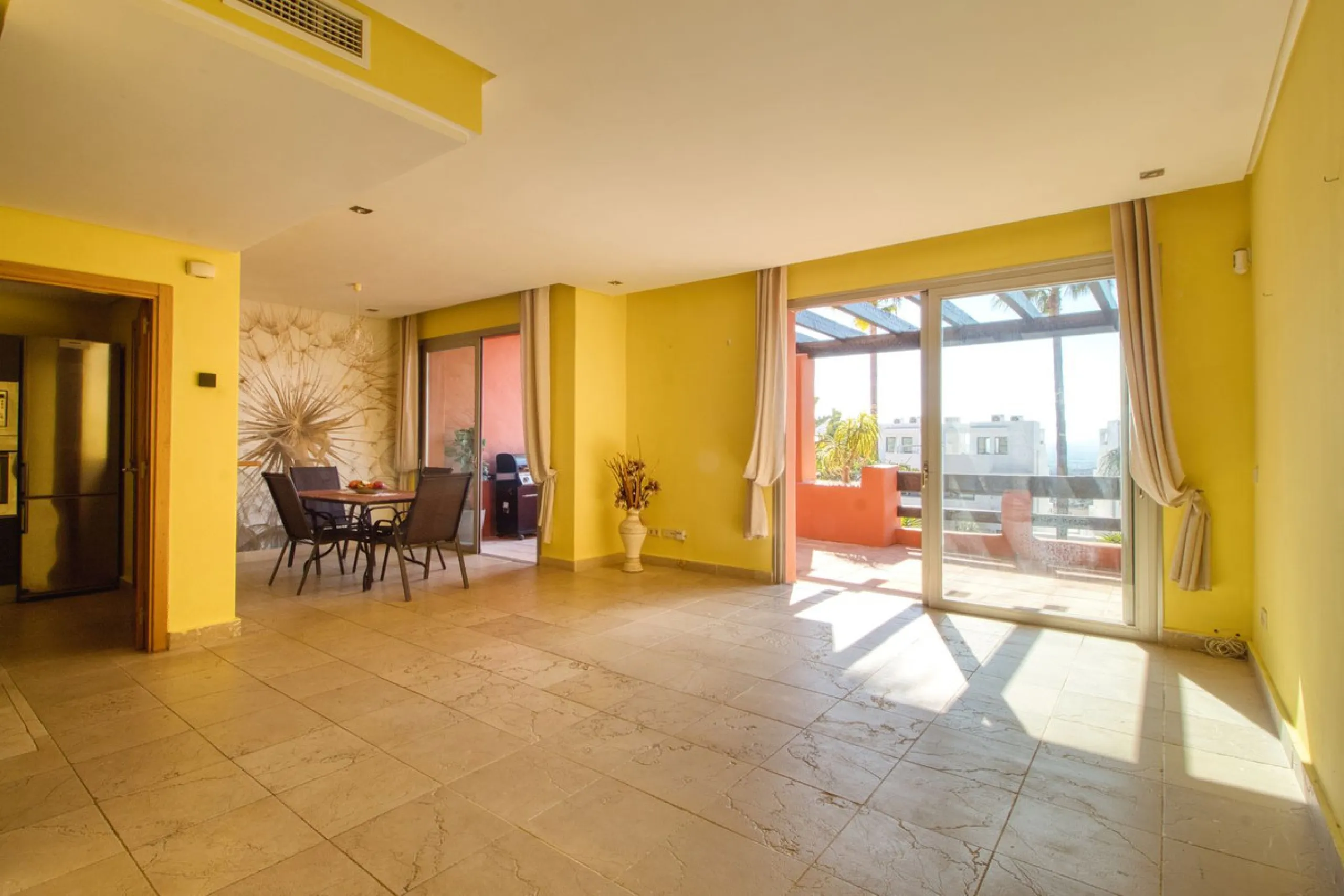 Great townhouse in Bahía de las Rocas!