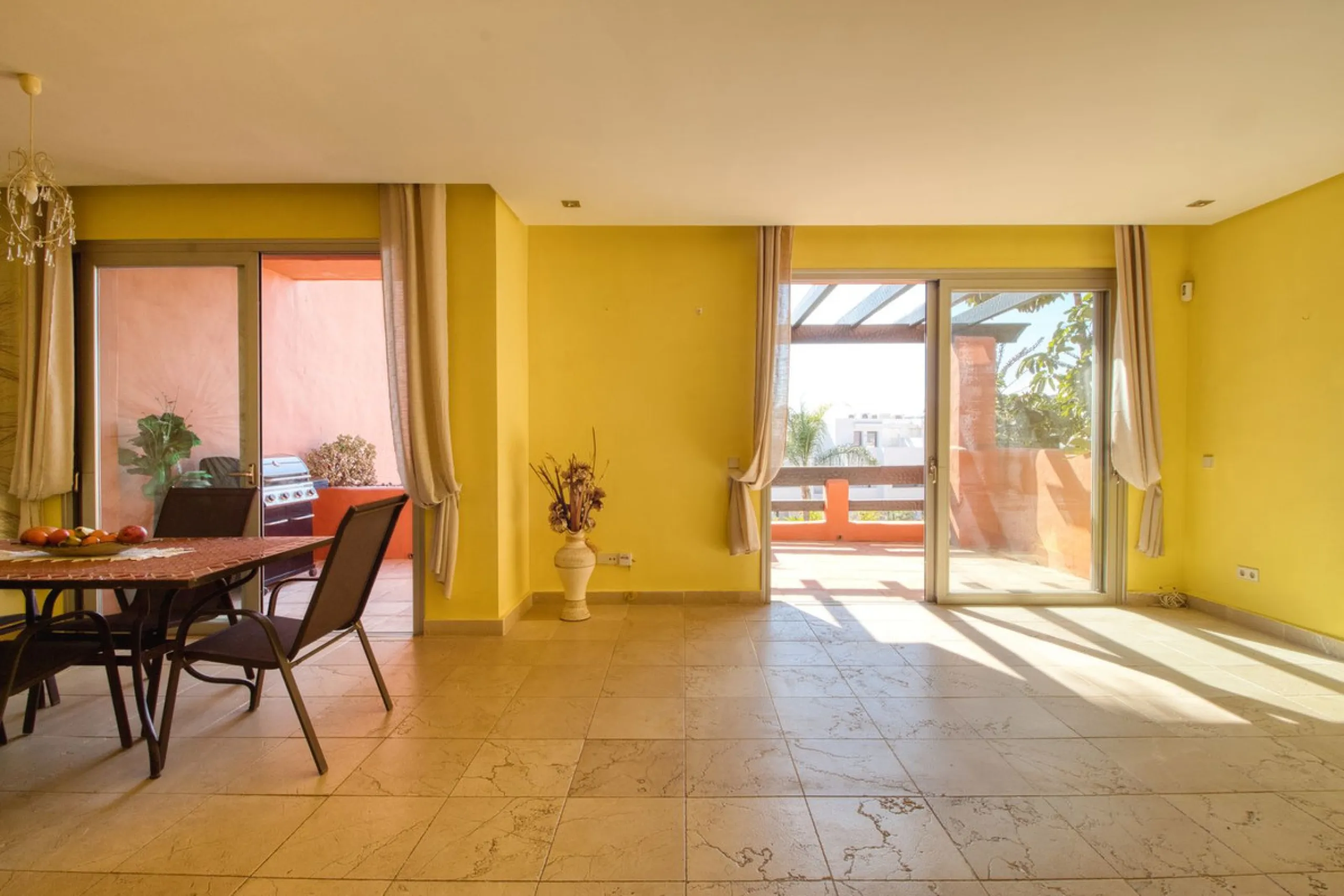 Great townhouse in Bahía de las Rocas!