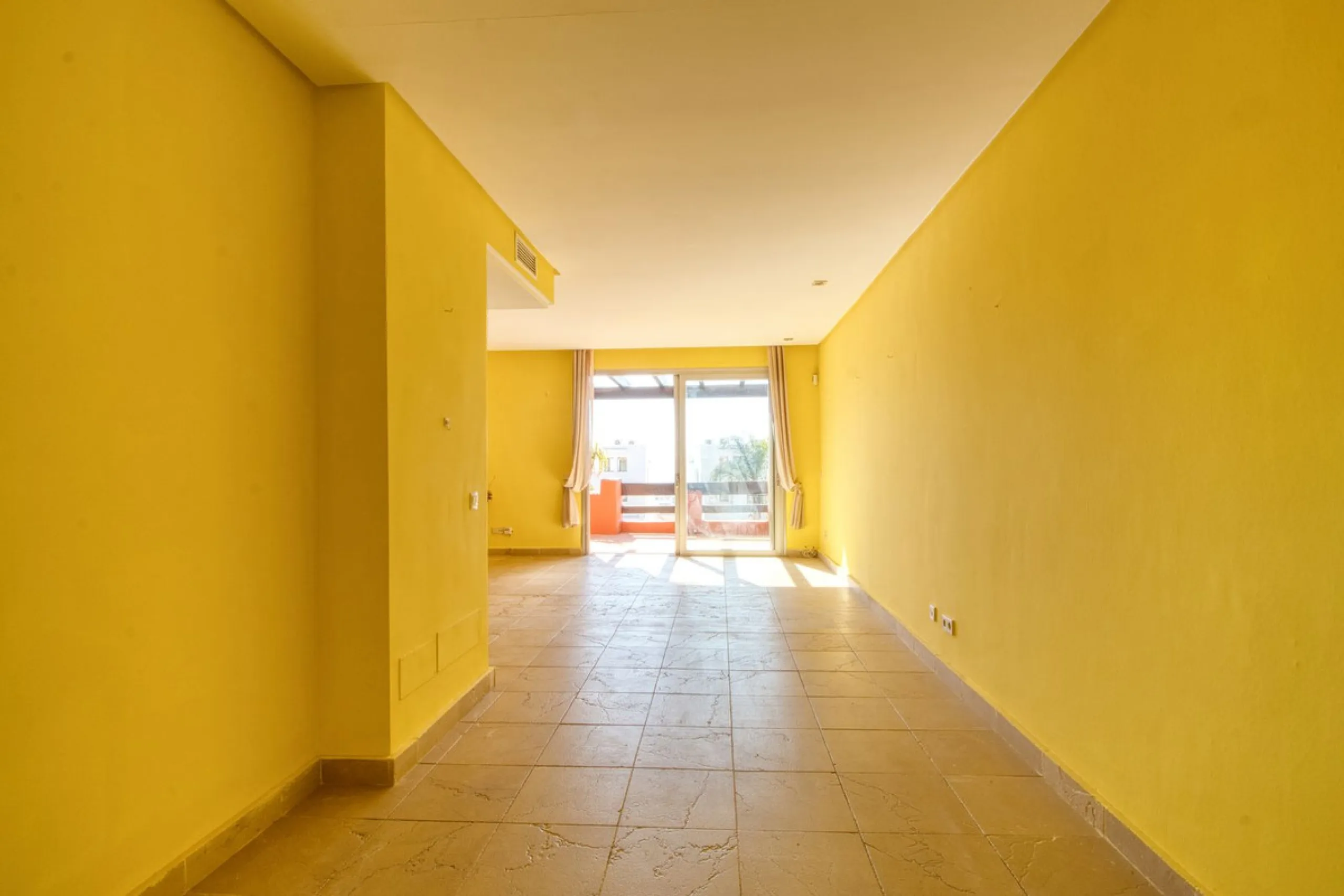 Great townhouse in Bahía de las Rocas!