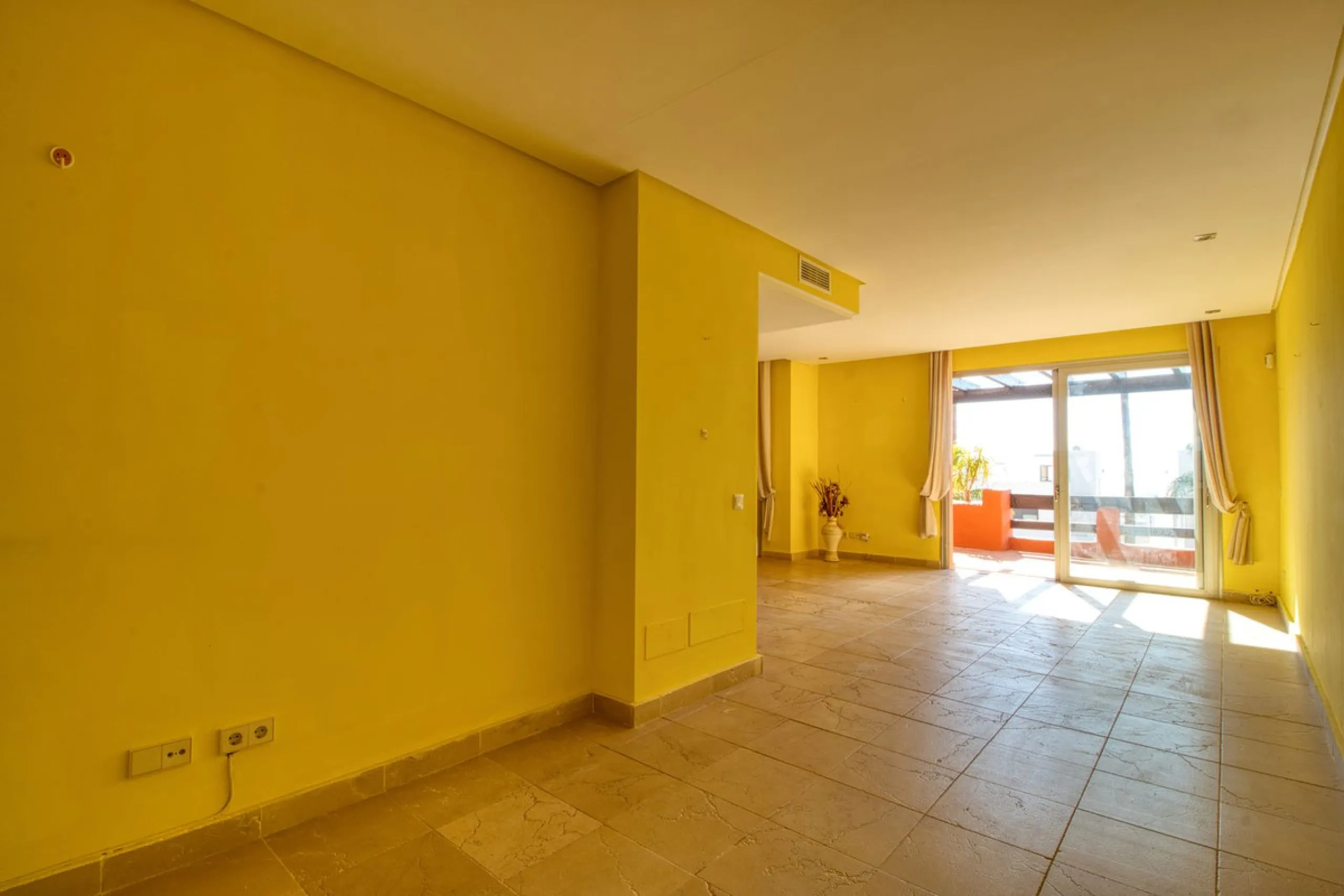 Great townhouse in Bahía de las Rocas!
