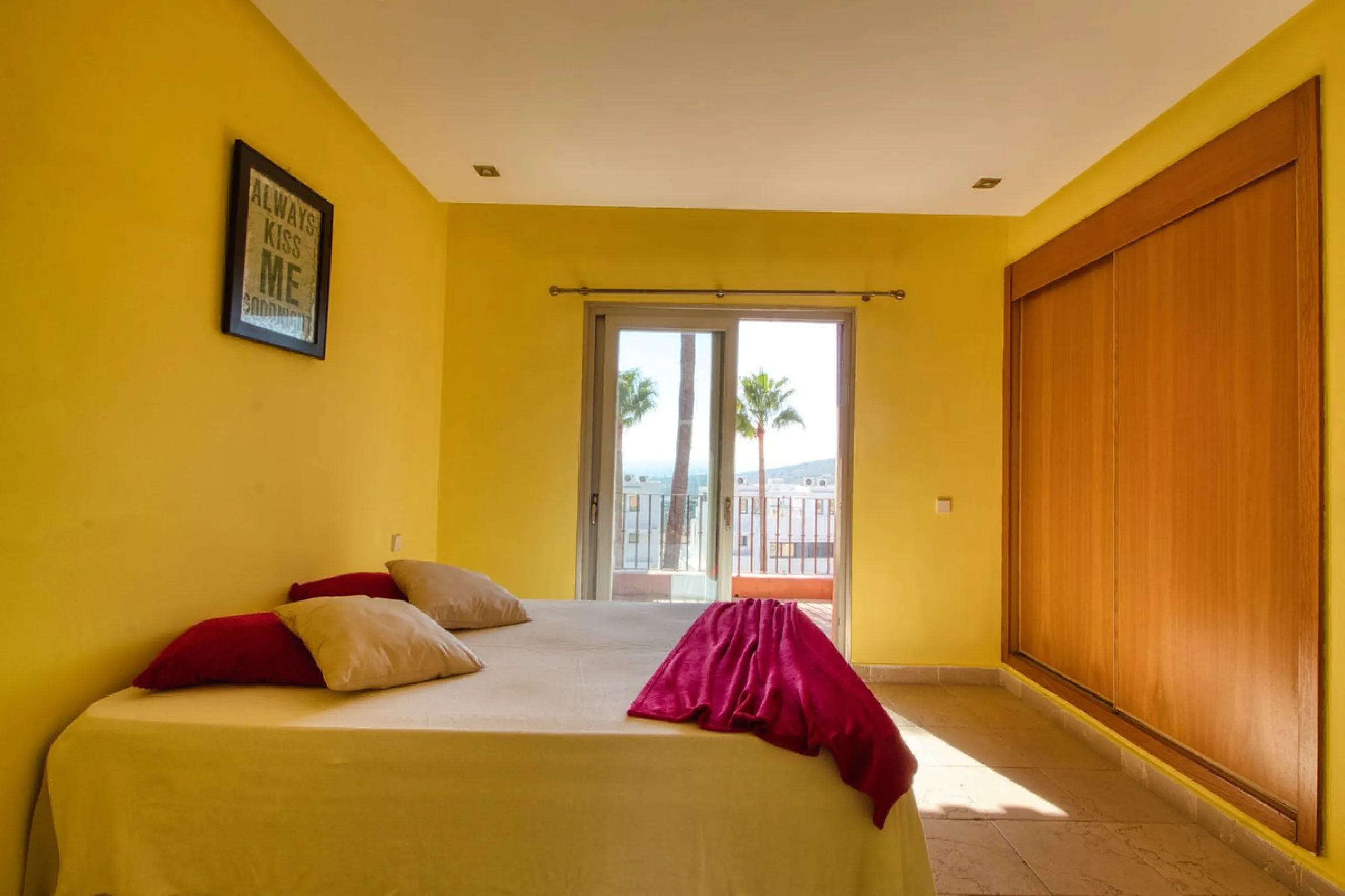 Great townhouse in Bahía de las Rocas!