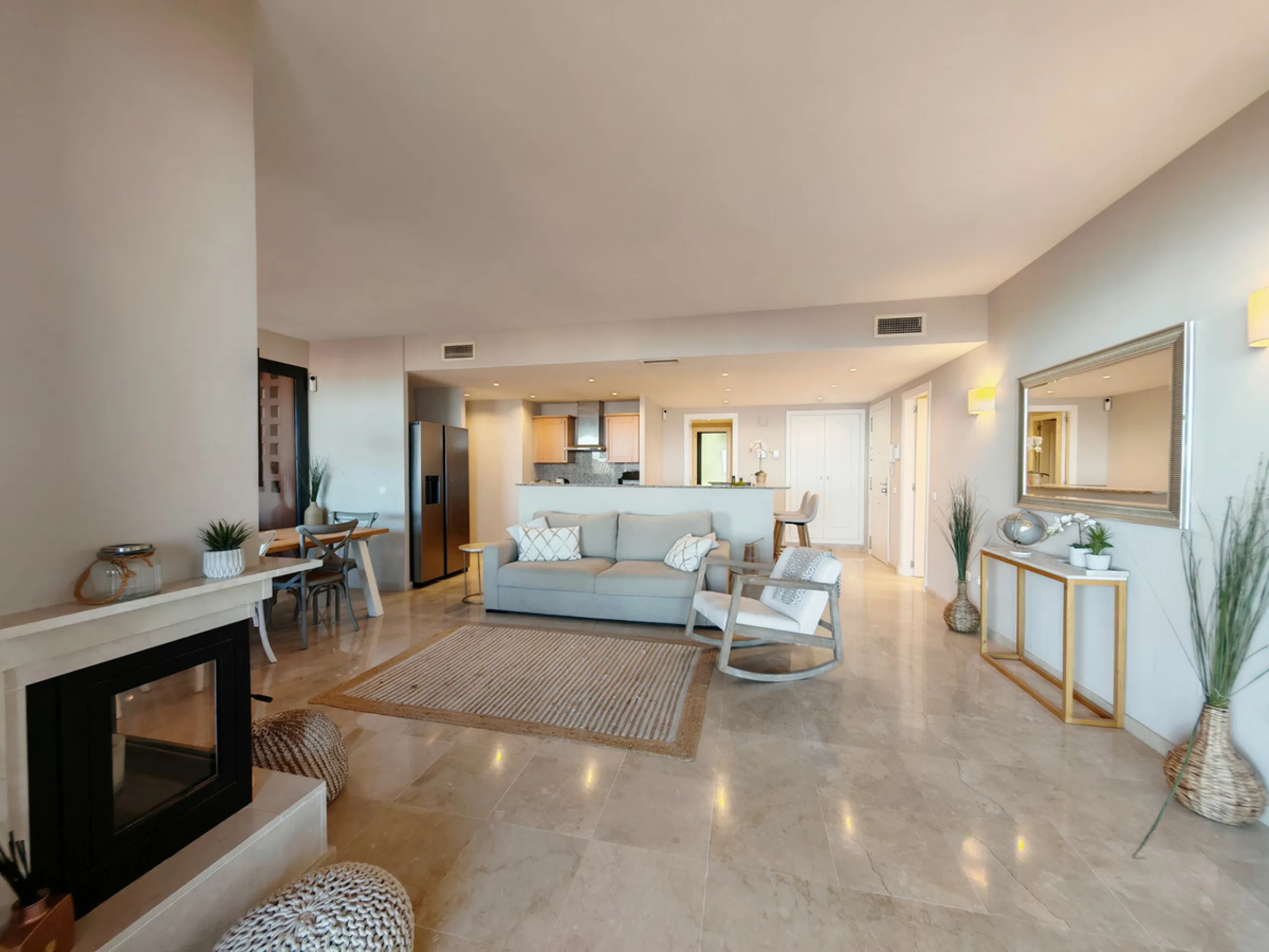 Ground Floor Apartment for sale in , Mijas Costa with 3 bedrooms, 2 bathrooms, 1 on suite bathroom and 1 toilet, with communal swimming pool and private garage (1 parking spaces). Regarding property dimensions, it has 109.7 m² built and 42.19 m² terrace. 