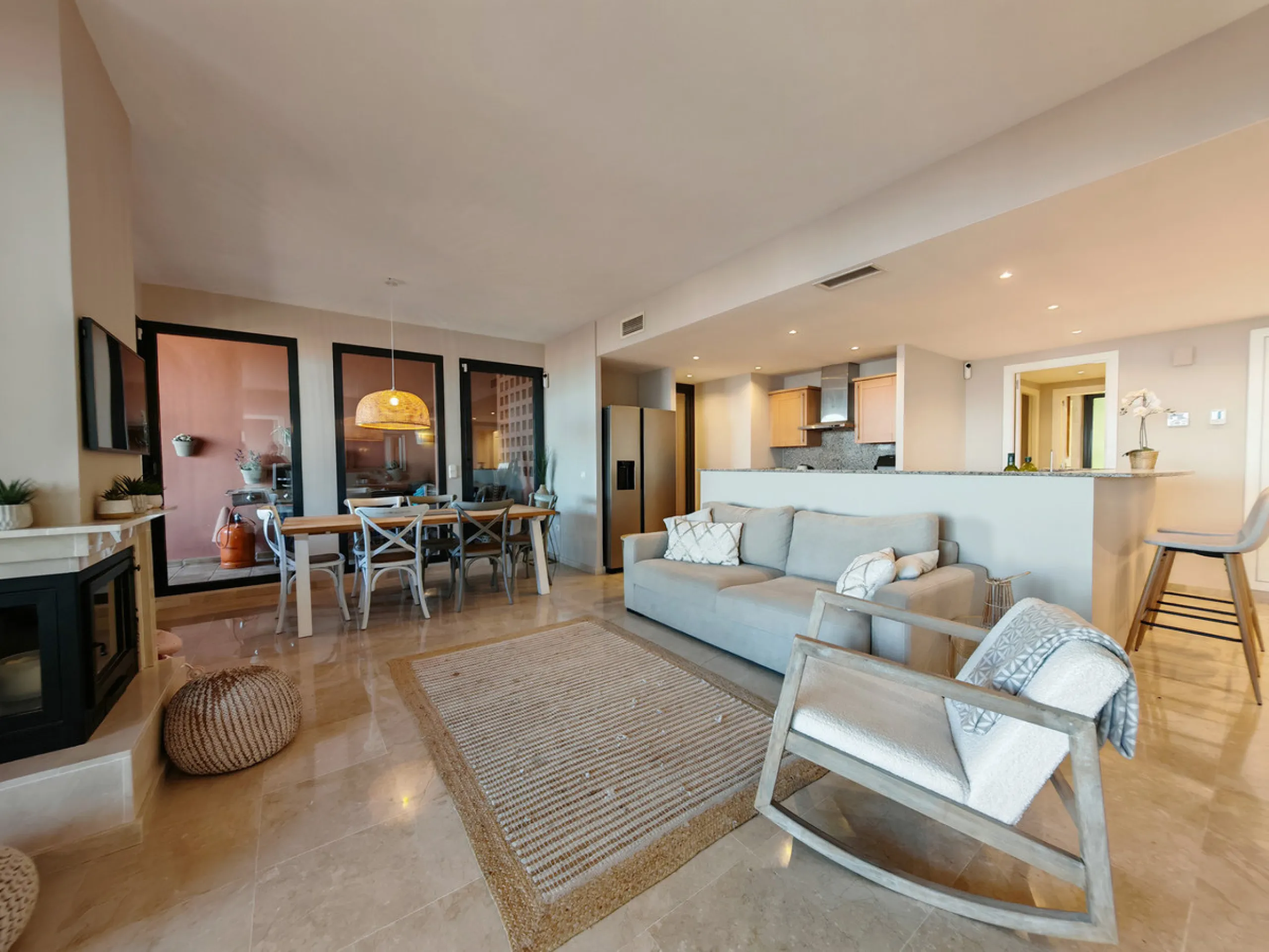 Ground Floor Apartment for sale in , Mijas Costa with 3 bedrooms, 2 bathrooms, 1 on suite bathroom and 1 toilet, with communal swimming pool and private garage (1 parking spaces). Regarding property dimensions, it has 109.7 m² built and 42.19 m² terrace. 
