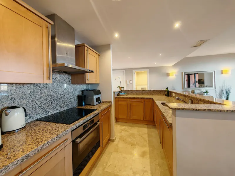 Ground Floor Apartment for sale in , Mijas Costa with 3 bedrooms, 2 bathrooms, 1 on suite bathroom and 1 toilet, with communal swimming pool and private garage (1 parking spaces). Regarding property dimensions, it has 109.7 m² built and 42.19 m² terrace. 