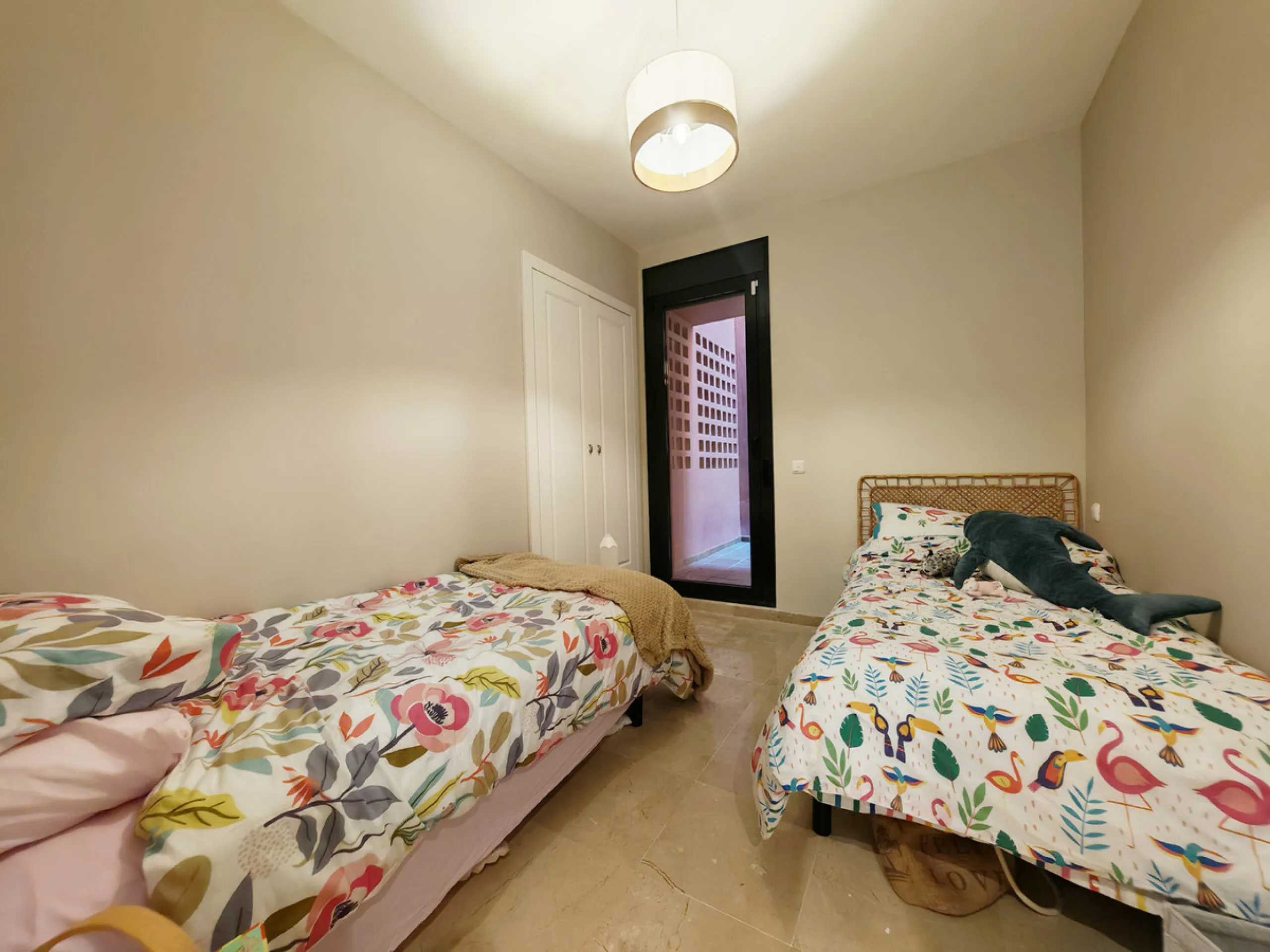 Ground Floor Apartment for sale in , Mijas Costa with 3 bedrooms, 2 bathrooms, 1 on suite bathroom and 1 toilet, with communal swimming pool and private garage (1 parking spaces). Regarding property dimensions, it has 109.7 m² built and 42.19 m² terrace. 