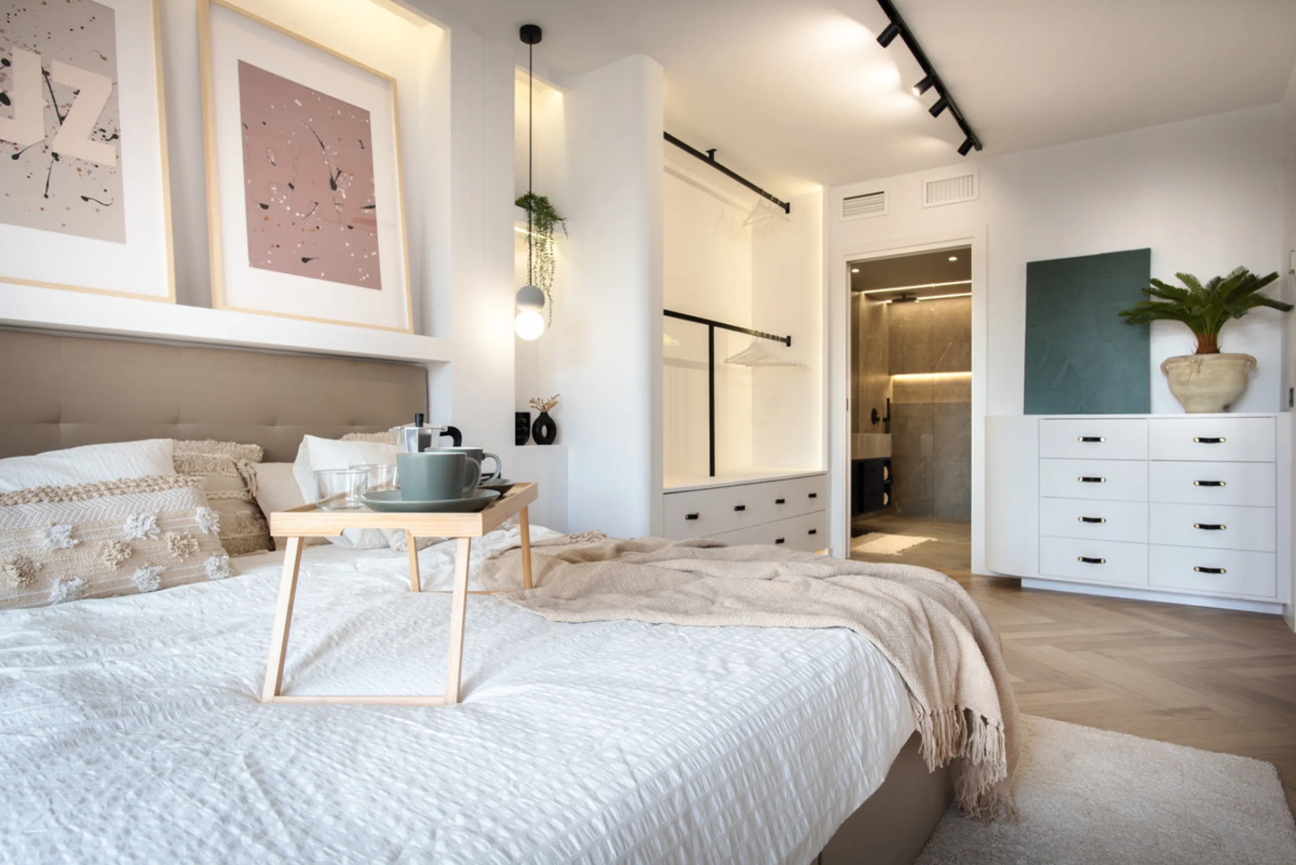 Apartment - Middle Floor Apartment в продаже в Marbella, Málaga. В доме 3 спален и 5 ванных комнат. Площадь дома 143 м²