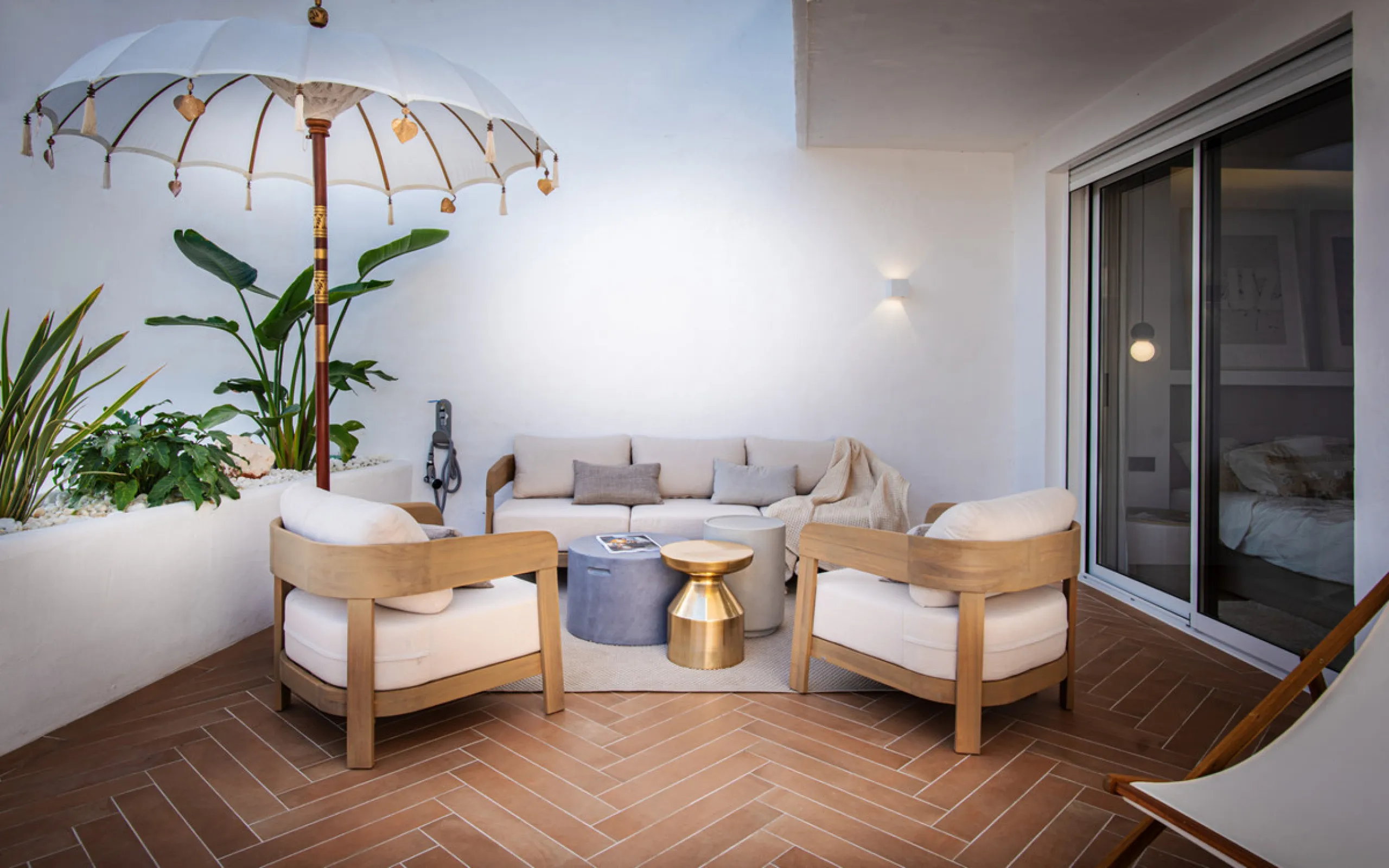 Apartment - Middle Floor Apartment в продаже в Marbella, Málaga. В доме 3 спален и 5 ванных комнат. Площадь дома 143 м²