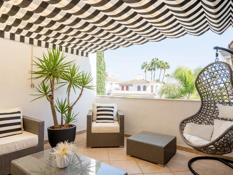 Elegant Beachside Townhouse in Sought-After Costalita