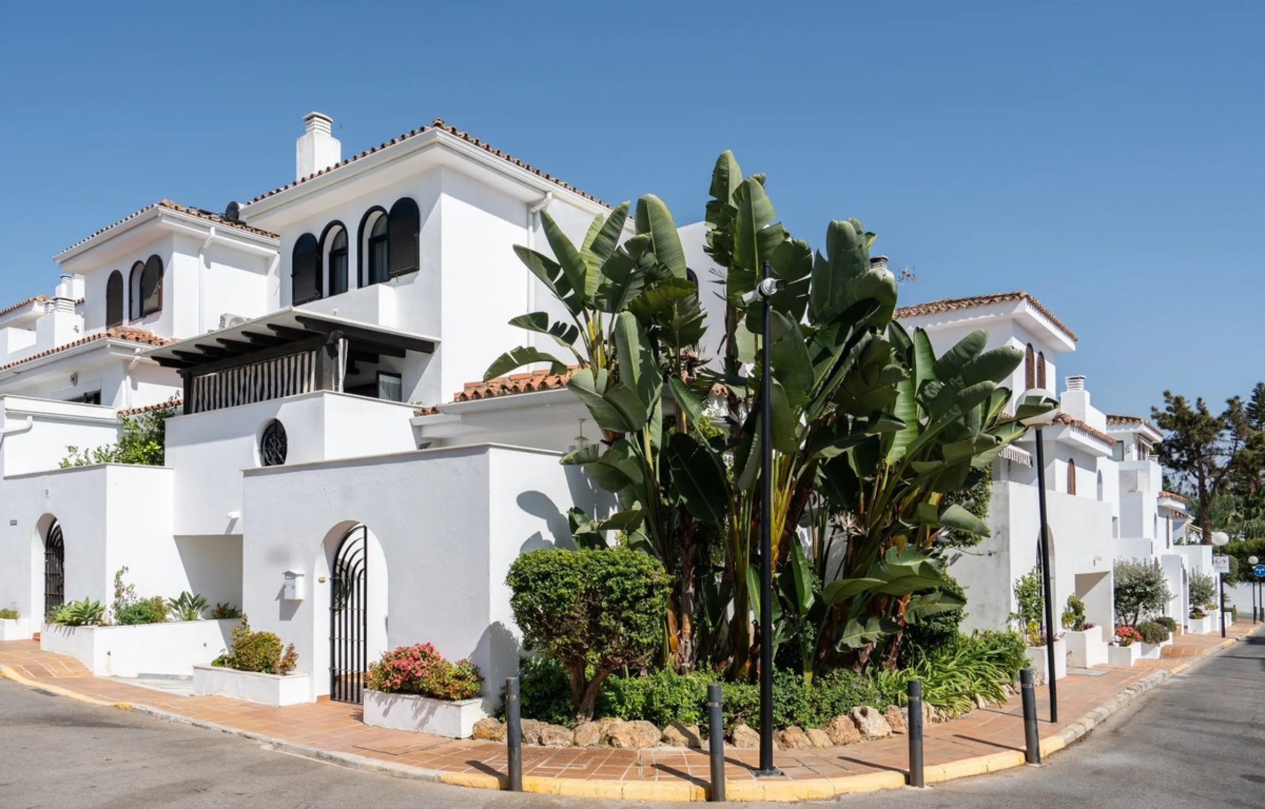 Elegant Beachside Townhouse in Sought-After Costalita