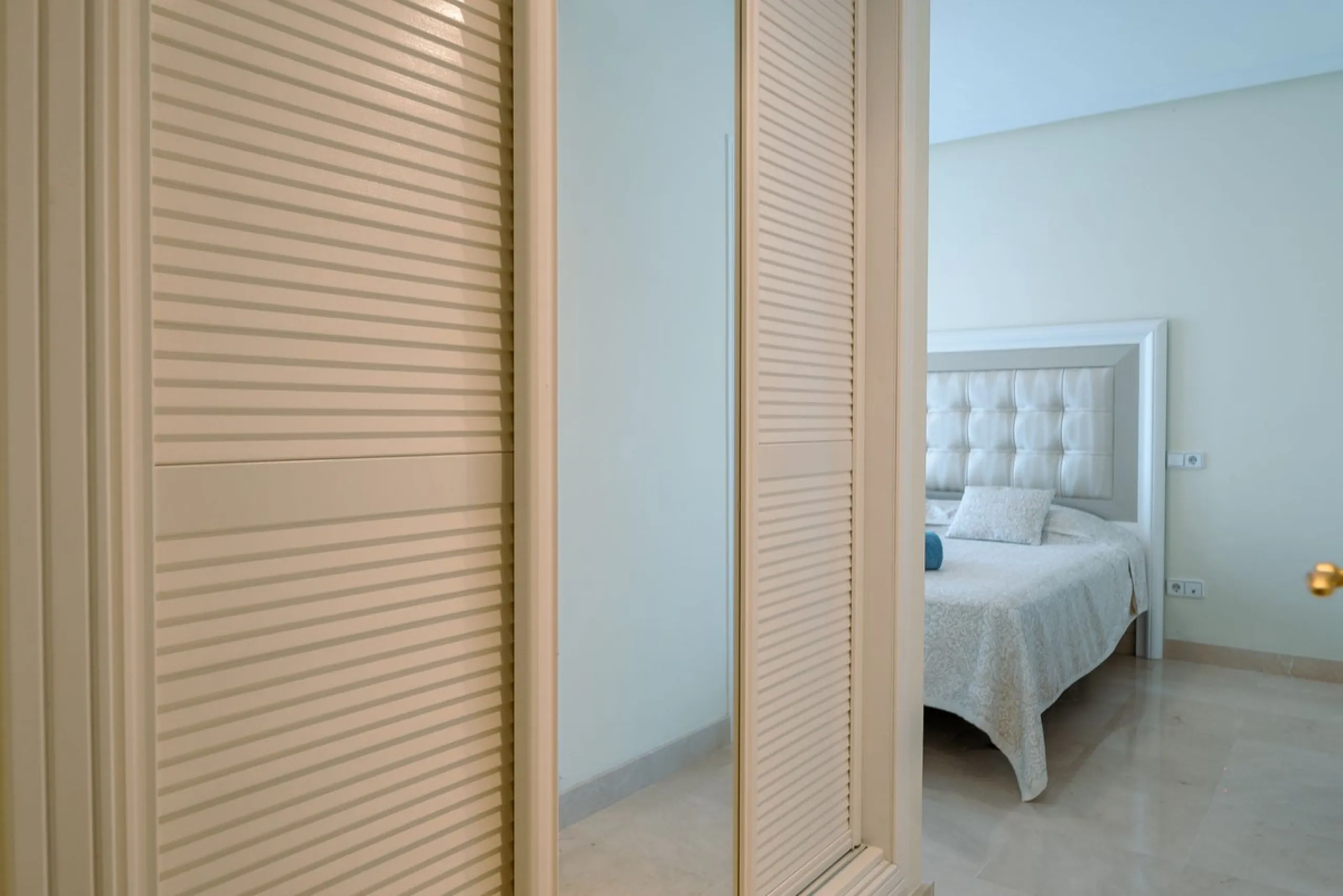 First-Line Golf 3-Bedroom Apartment in La Torre, Los Arqueros Golf