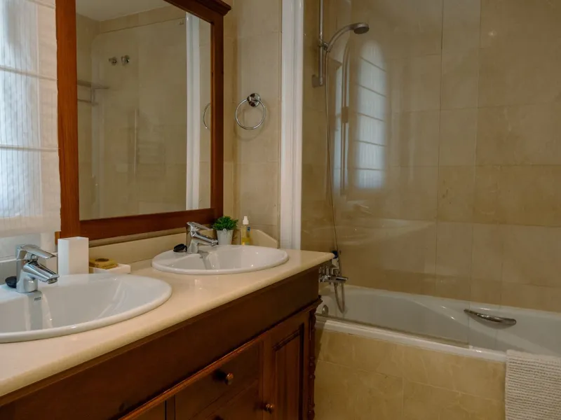 First-Line Golf 3-Bedroom Apartment in La Torre, Los Arqueros Golf