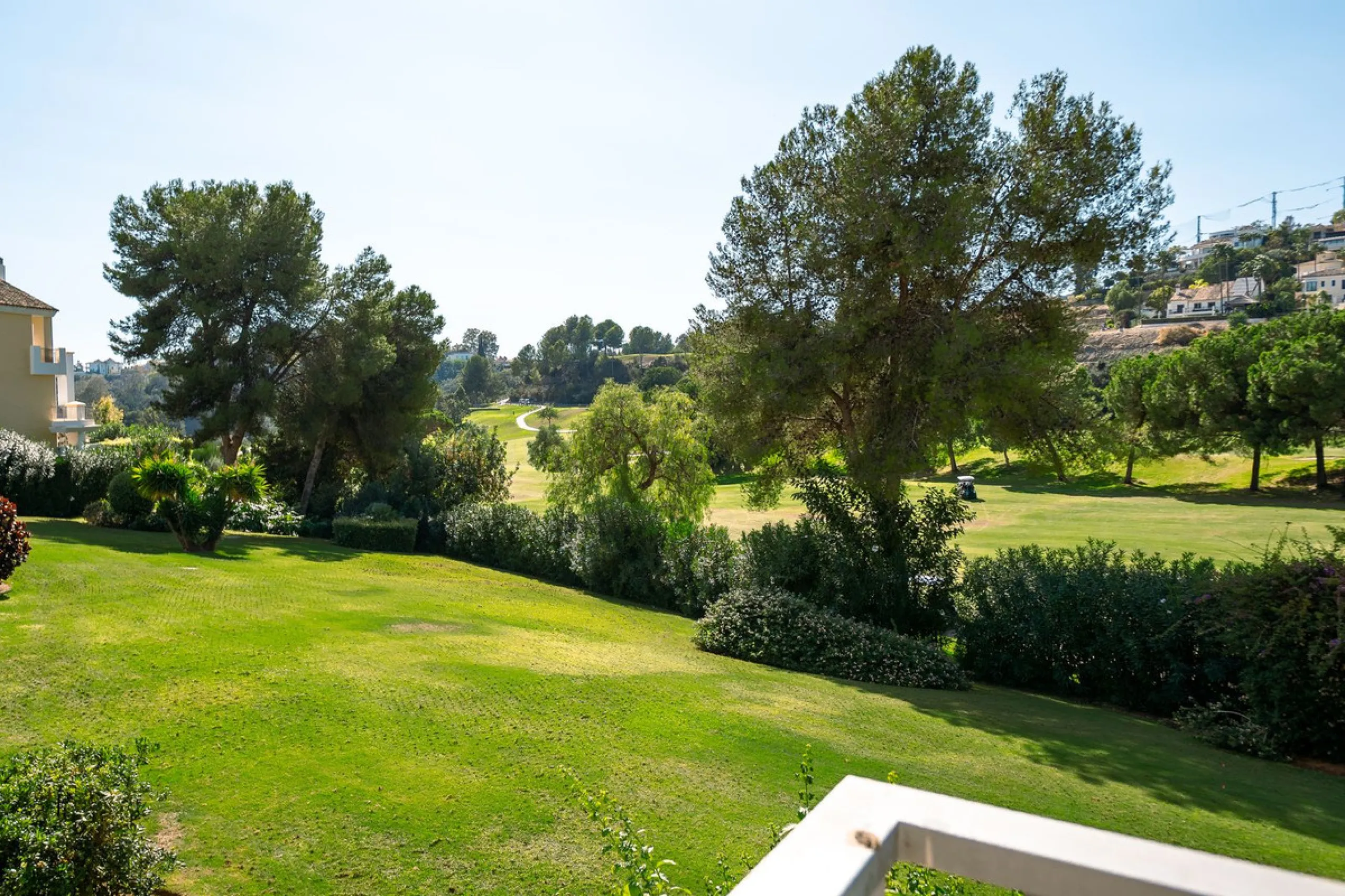First-Line Golf 3-Bedroom Apartment in La Torre, Los Arqueros Golf
