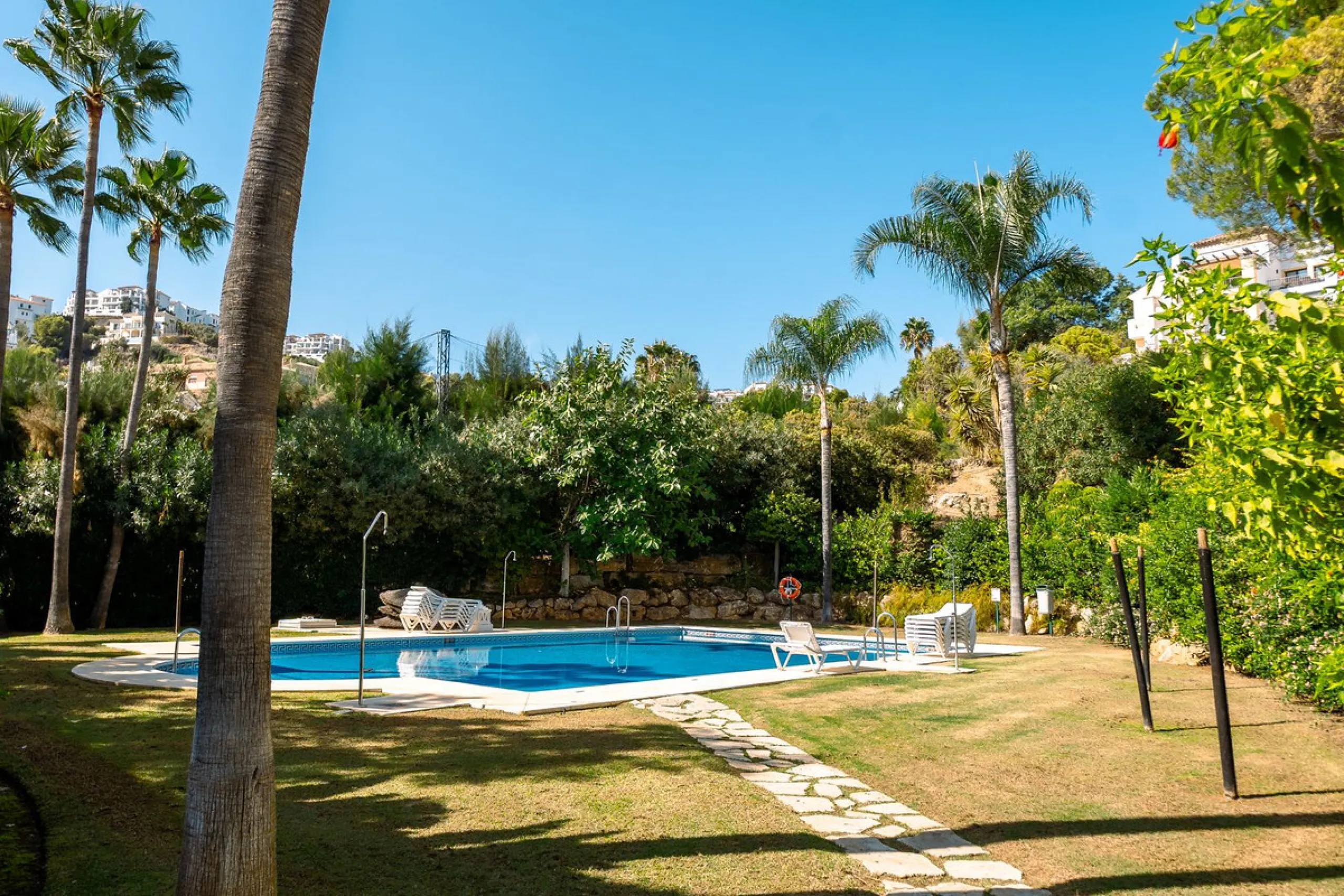 First-Line Golf 3-Bedroom Apartment in La Torre, Los Arqueros Golf