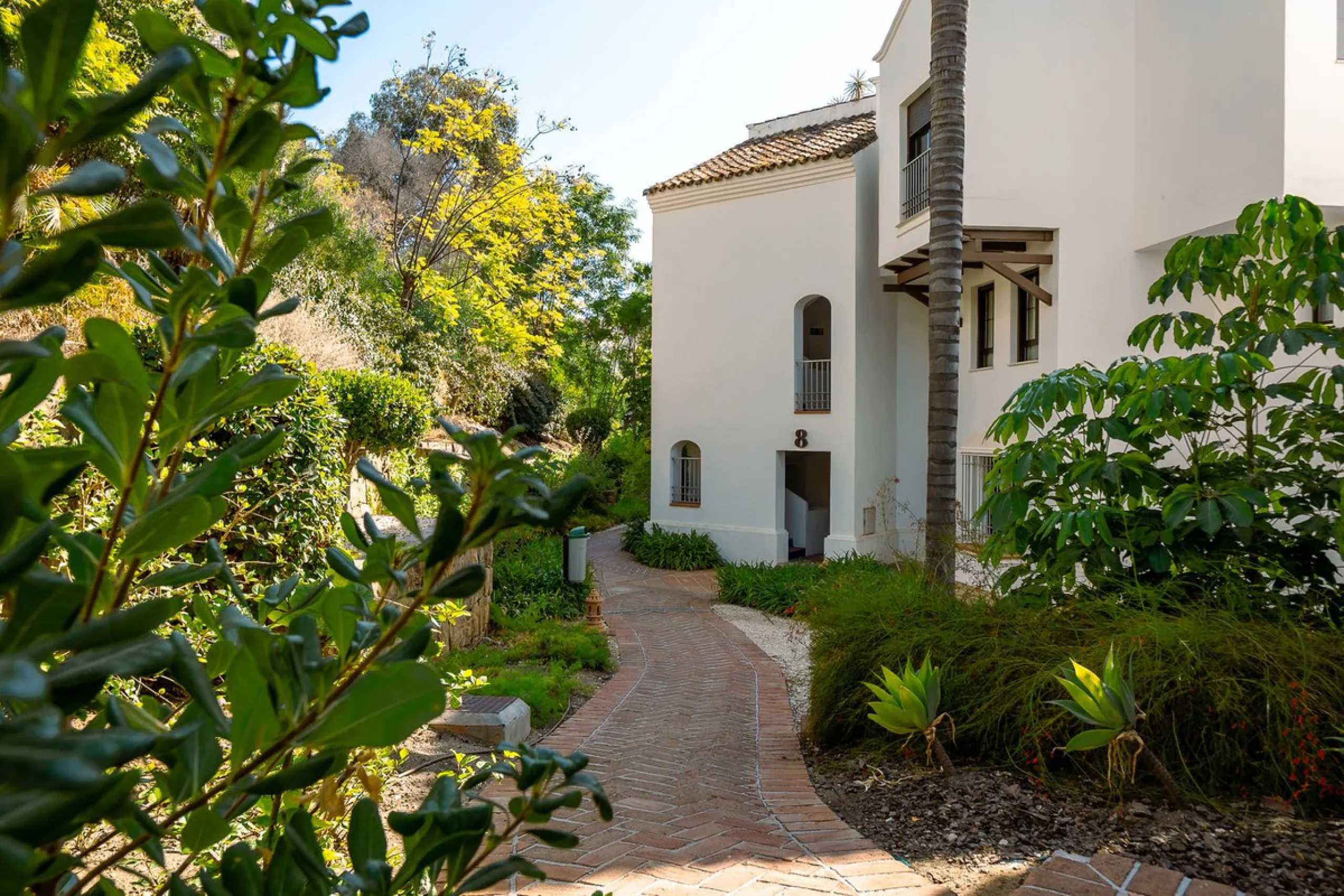 First-Line Golf 3-Bedroom Apartment in La Torre, Los Arqueros Golf