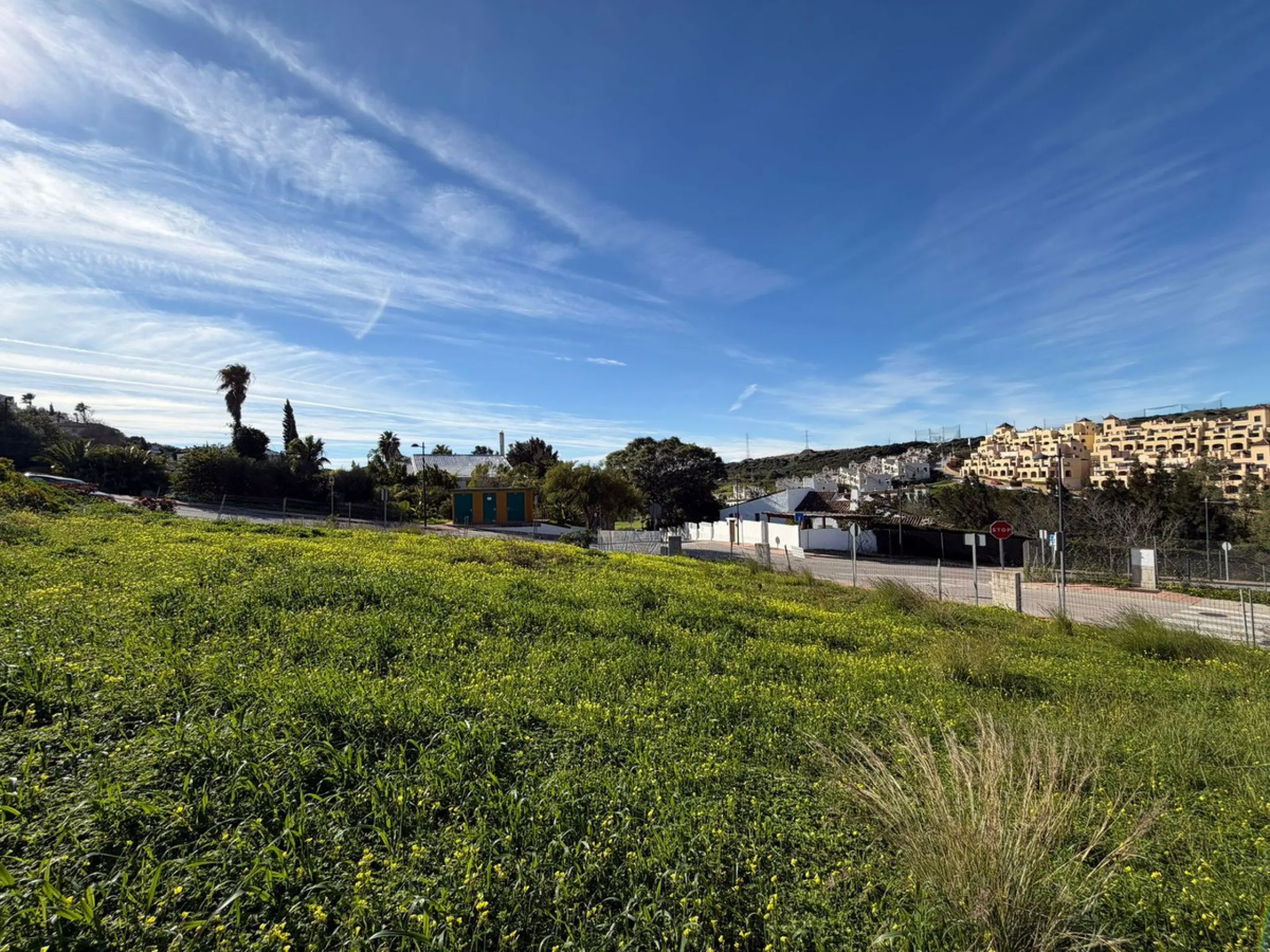 Plot with approved licence to Build Your Dream Villa in Valle Romano