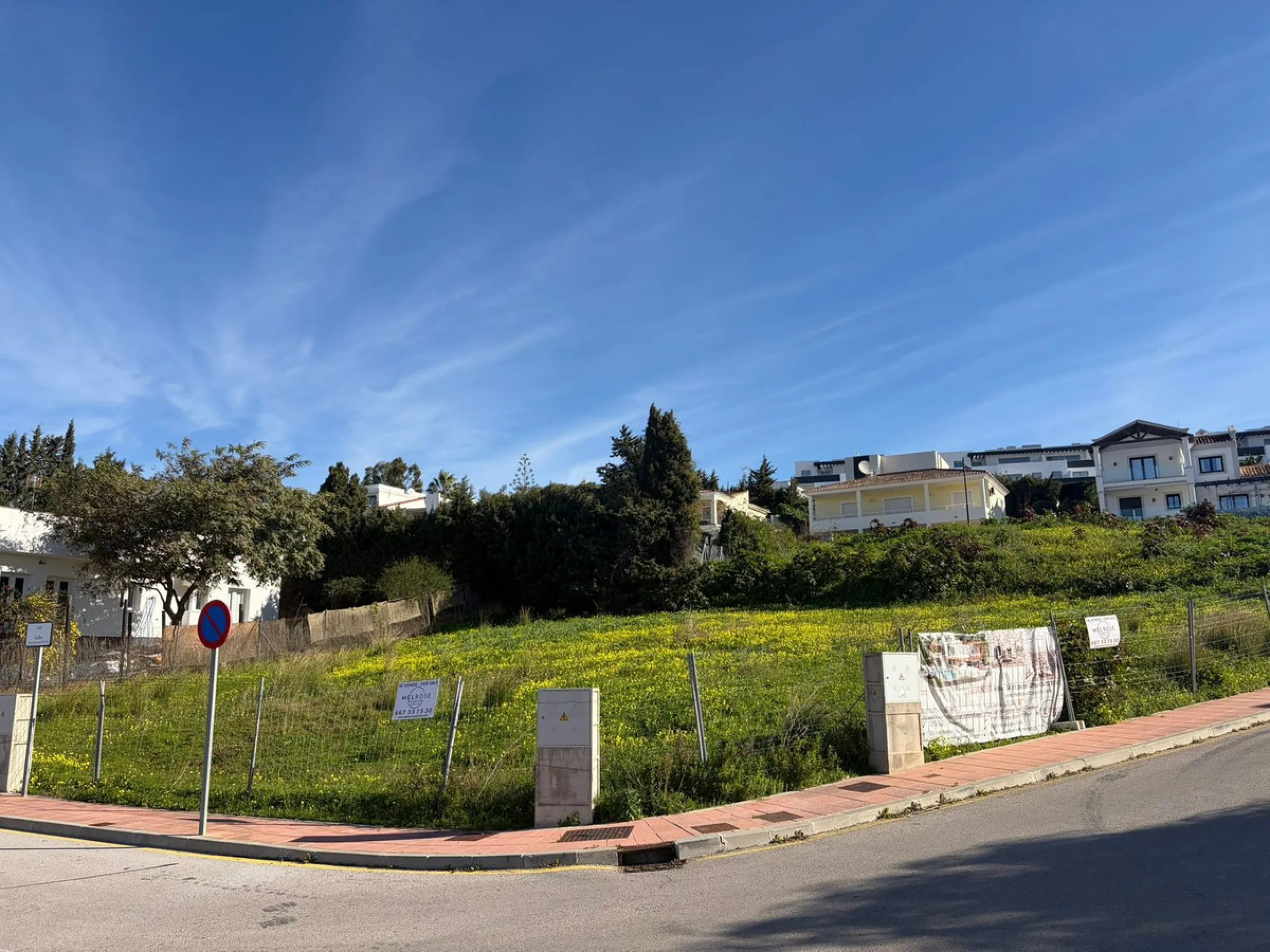 Plot with approved licence to Build Your Dream Villa in Valle Romano