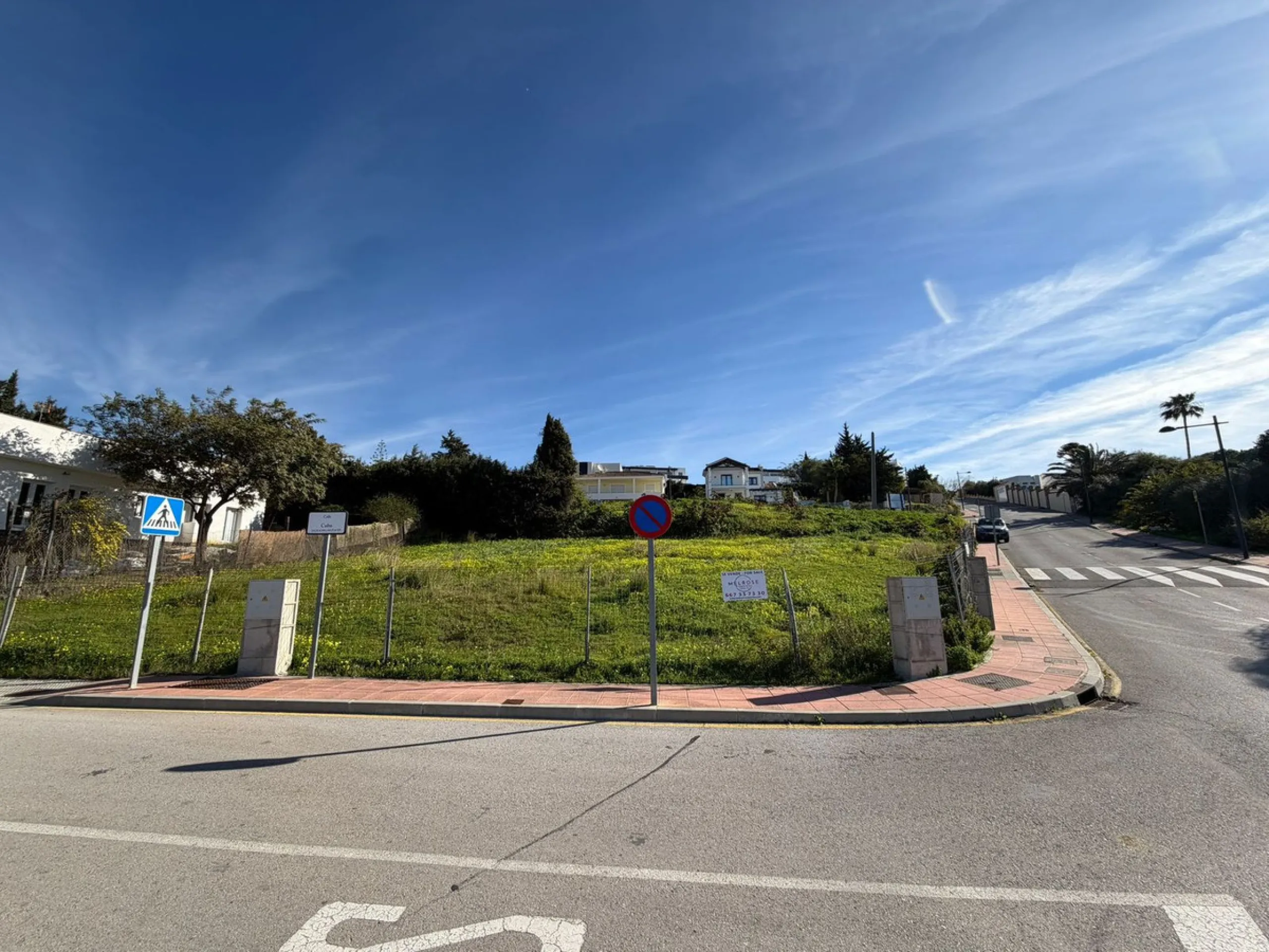 Plot with approved licence to Build Your Dream Villa in Valle Romano