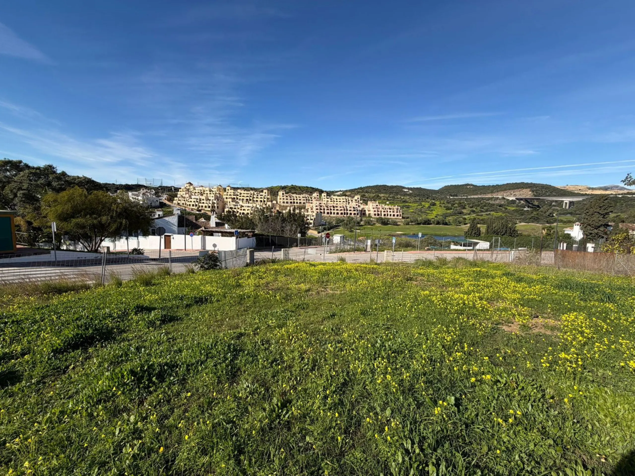 Plot with approved licence to Build Your Dream Villa in Valle Romano