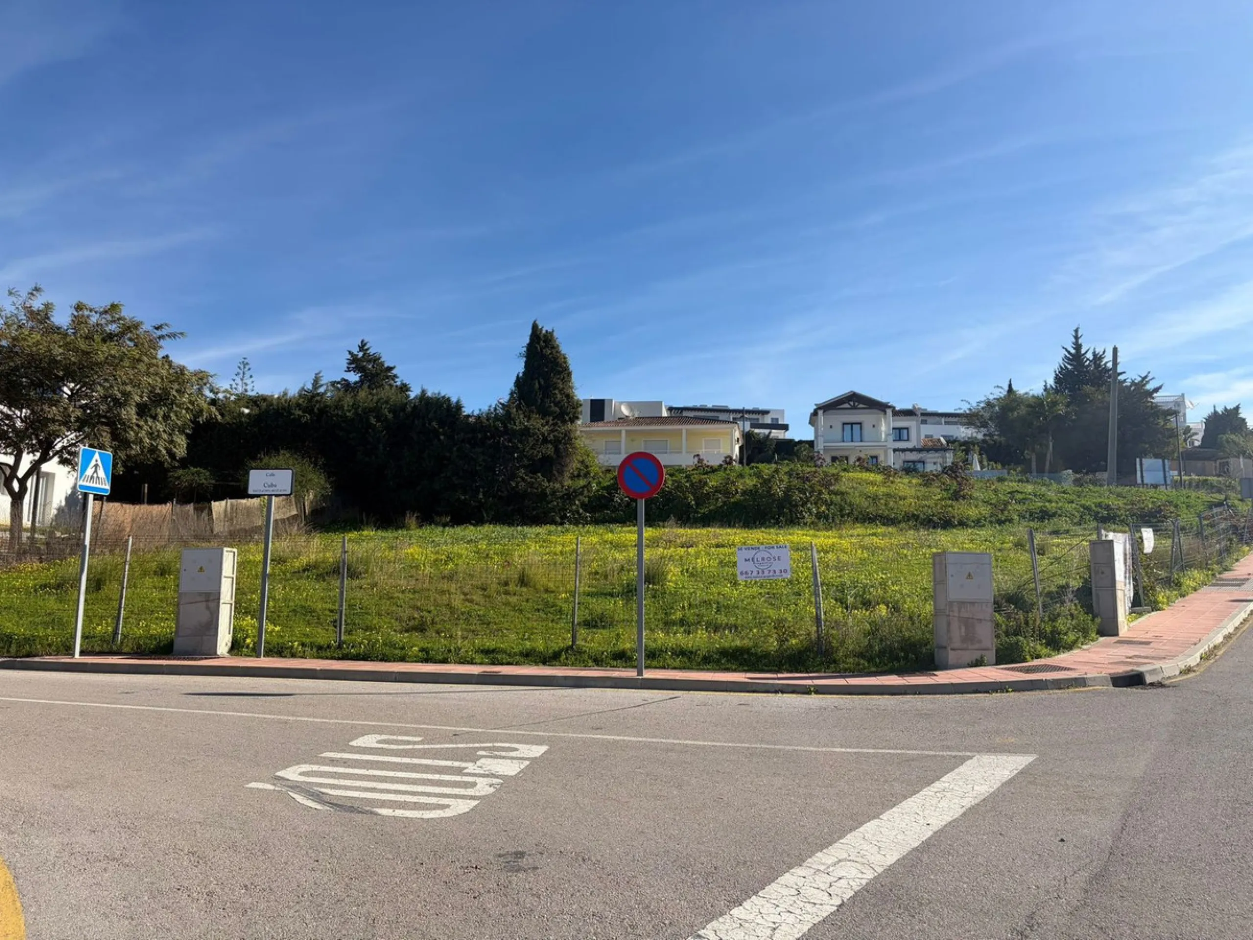 Plot with approved licence to Build Your Dream Villa in Valle Romano