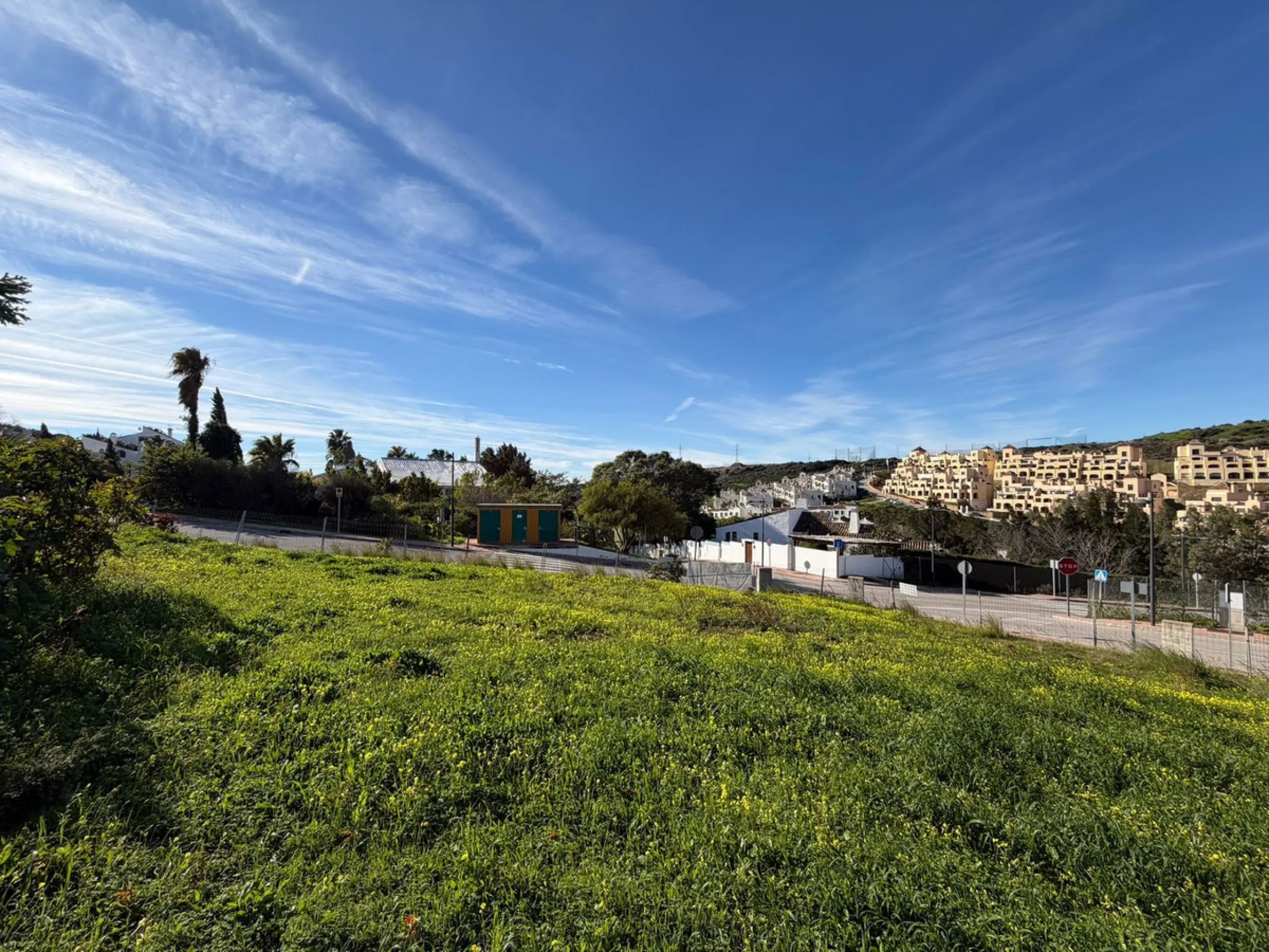Plot with approved licence to Build Your Dream Villa in Valle Romano