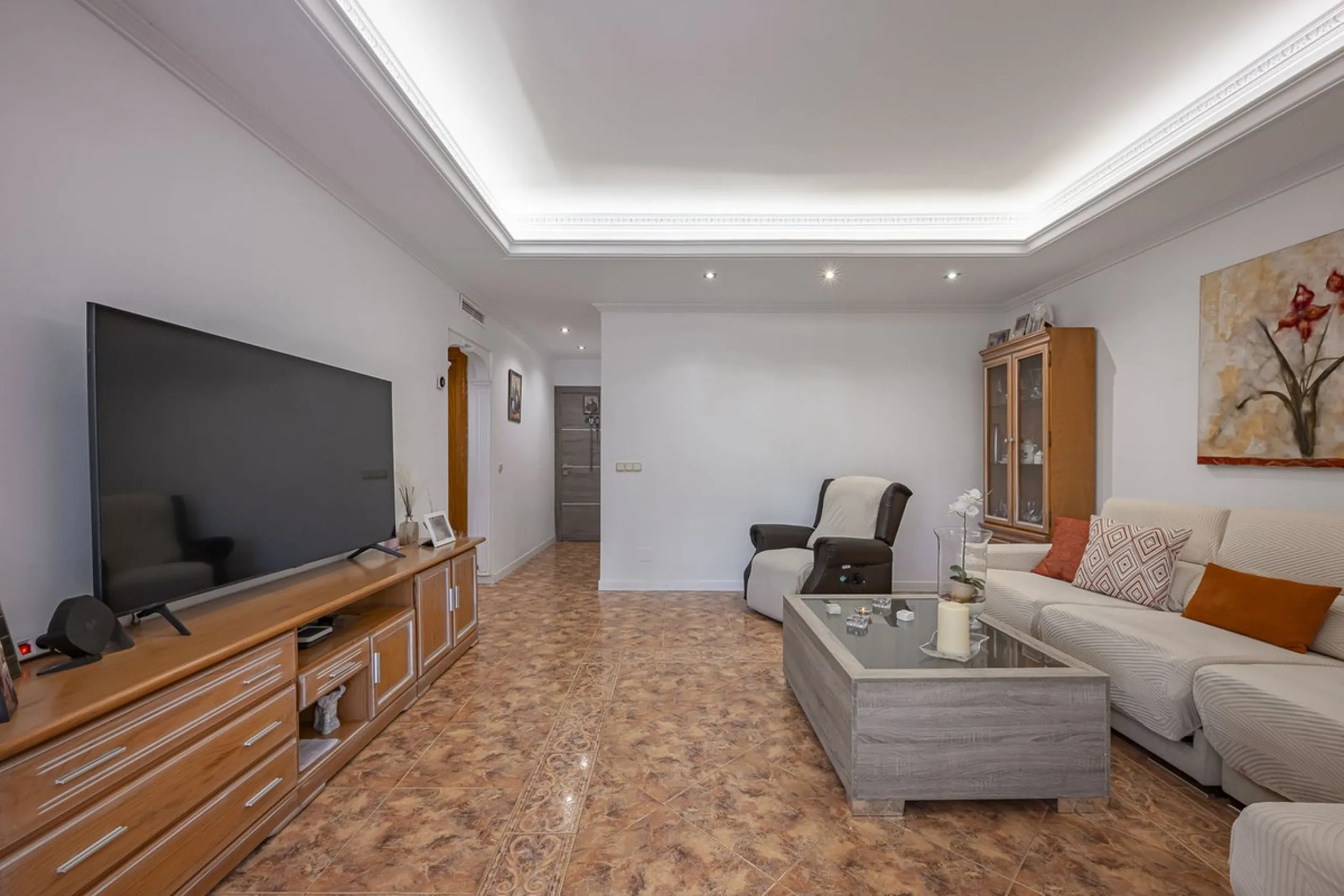 Apartment - Ground Floor Apartment в продаже в Marbella, Málaga. В доме 3 спален и 2 ванных комнат. Площадь дома 93 м²