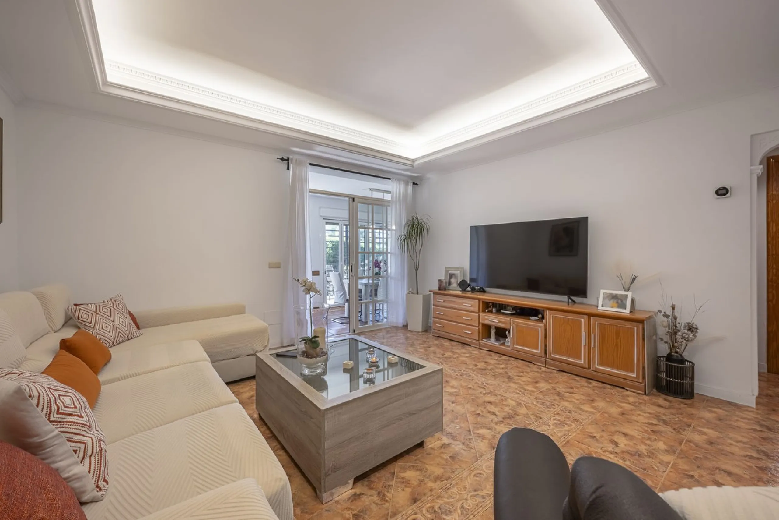 Apartment - Ground Floor Apartment в продаже в Marbella, Málaga. В доме 3 спален и 2 ванных комнат. Площадь дома 93 м²