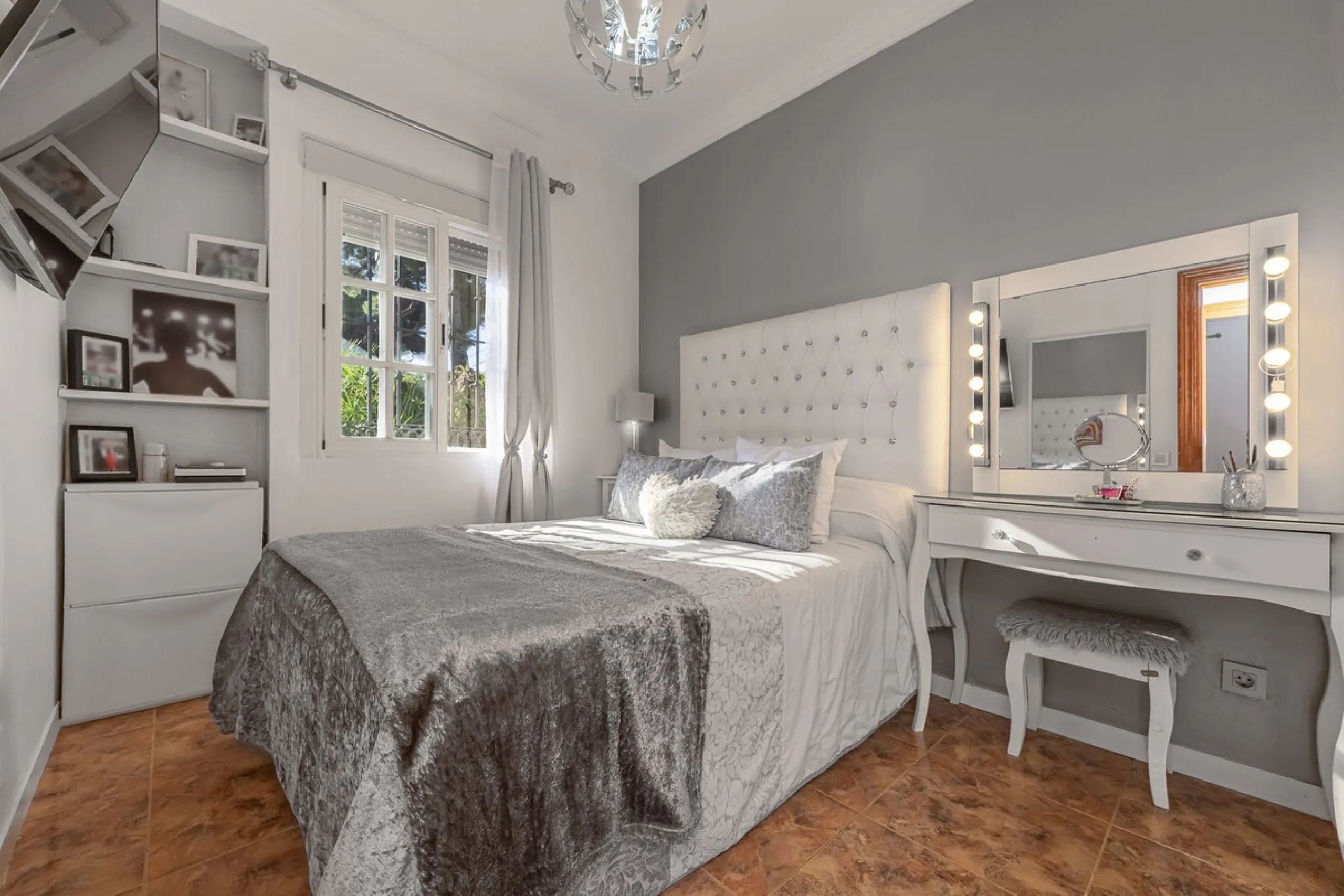 Apartment - Ground Floor Apartment в продаже в Marbella, Málaga. В доме 3 спален и 2 ванных комнат. Площадь дома 93 м²