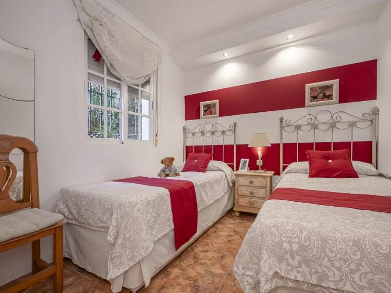 Apartment - Ground Floor Apartment в продаже в Marbella, Málaga. В доме 3 спален и 2 ванных комнат. Площадь дома 93 м²