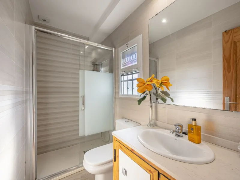 Apartment - Ground Floor Apartment в продаже в Marbella, Málaga. В доме 3 спален и 2 ванных комнат. Площадь дома 93 м²