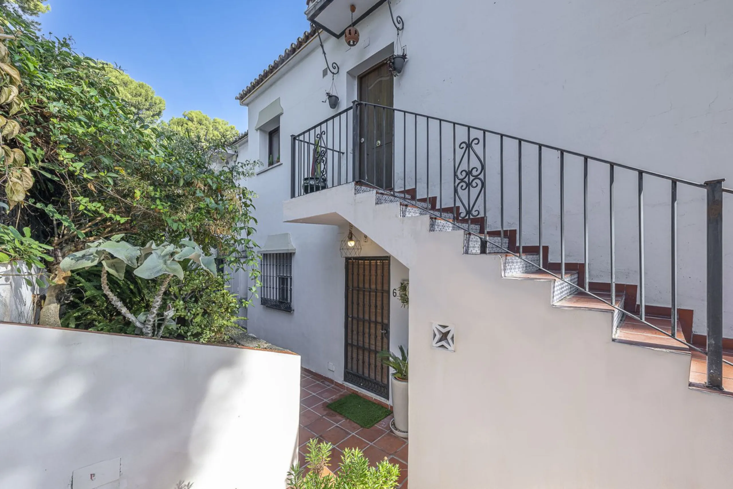 Apartment - Ground Floor Apartment в продаже в Marbella, Málaga. В доме 3 спален и 2 ванных комнат. Площадь дома 93 м²