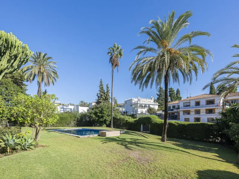 Apartment - Ground Floor Apartment в продаже в Marbella, Málaga. В доме 3 спален и 2 ванных комнат. Площадь дома 93 м²