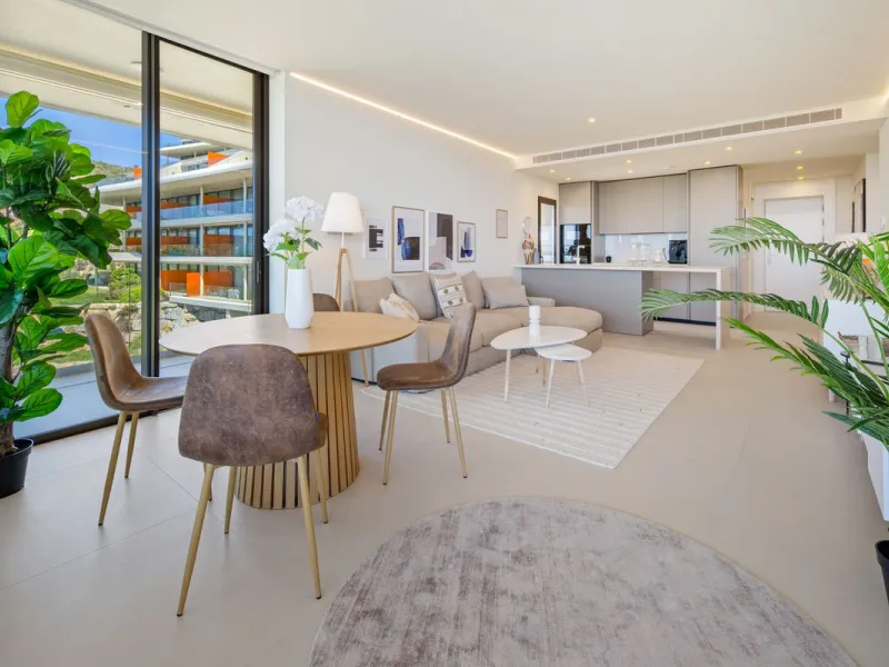 This two bedrom apartment with panoramic sea view in Valley Collection  ,a corner terrace of 60 m2 that wraps around the apartment   is part of the exclusive Higueron community .It boasts one of Spains largest training centers with many different activiti