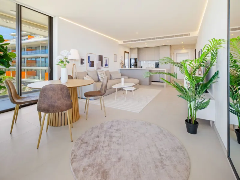 This two bedrom apartment with panoramic sea view in Valley Collection  ,a corner terrace of 60 m2 that wraps around the apartment   is part of the exclusive Higueron community .It boasts one of Spains largest training centers with many different activiti