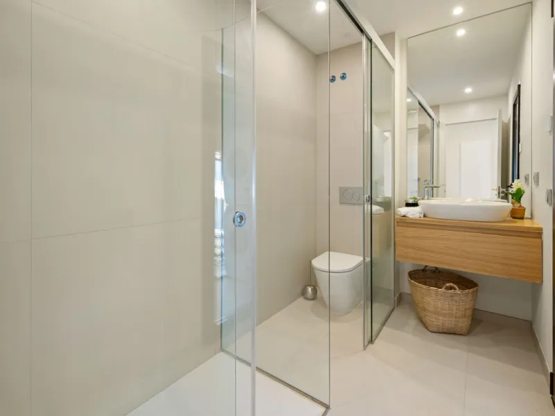 This two bedrom apartment with panoramic sea view in Valley Collection  ,a corner terrace of 60 m2 that wraps around the apartment   is part of the exclusive Higueron community .It boasts one of Spains largest training centers with many different activiti