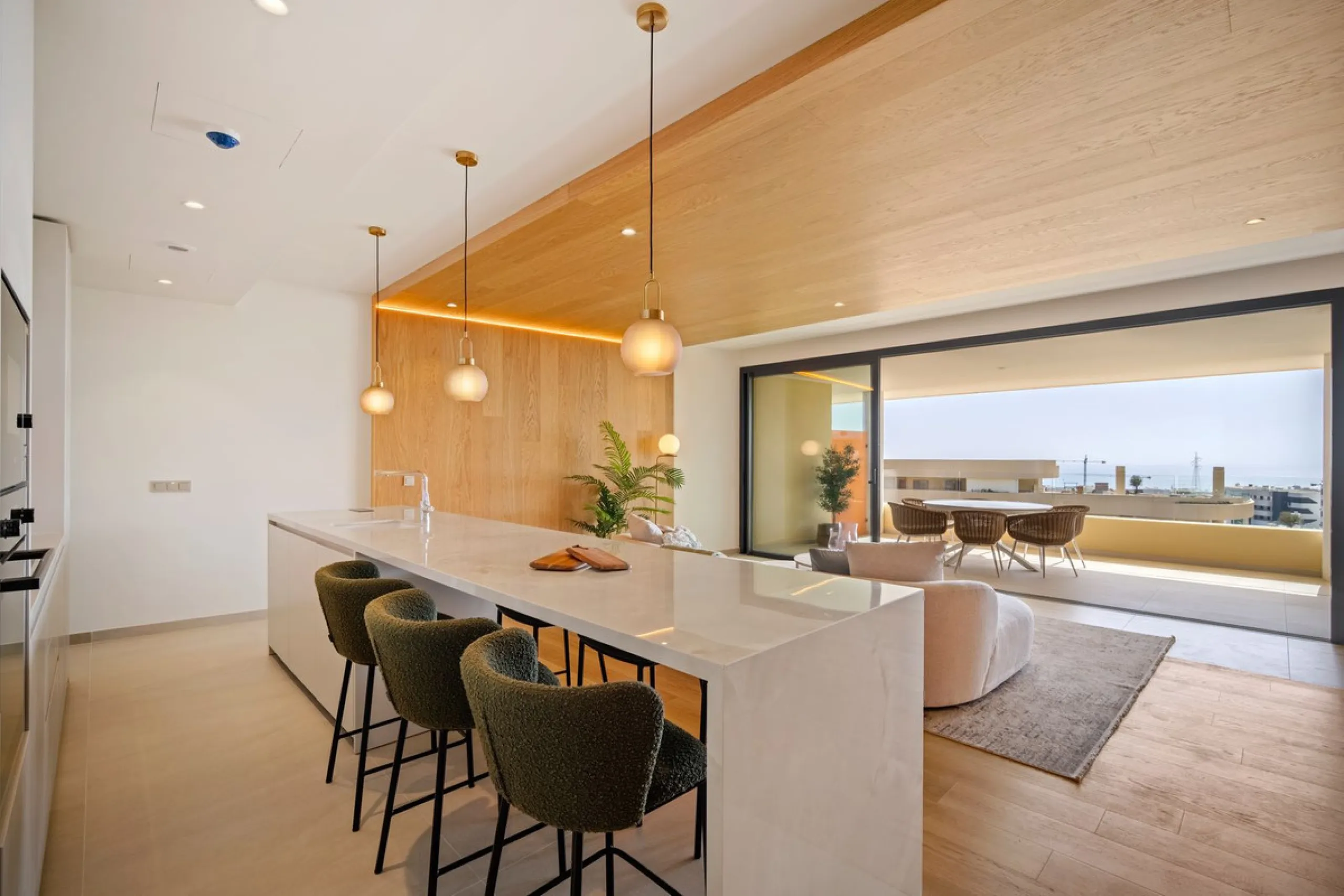 Apartment - Middle Floor Apartment в продаже в Fuengirola, Málaga. В доме 3 спален и 2 ванных комнат. Площадь дома 110 м²