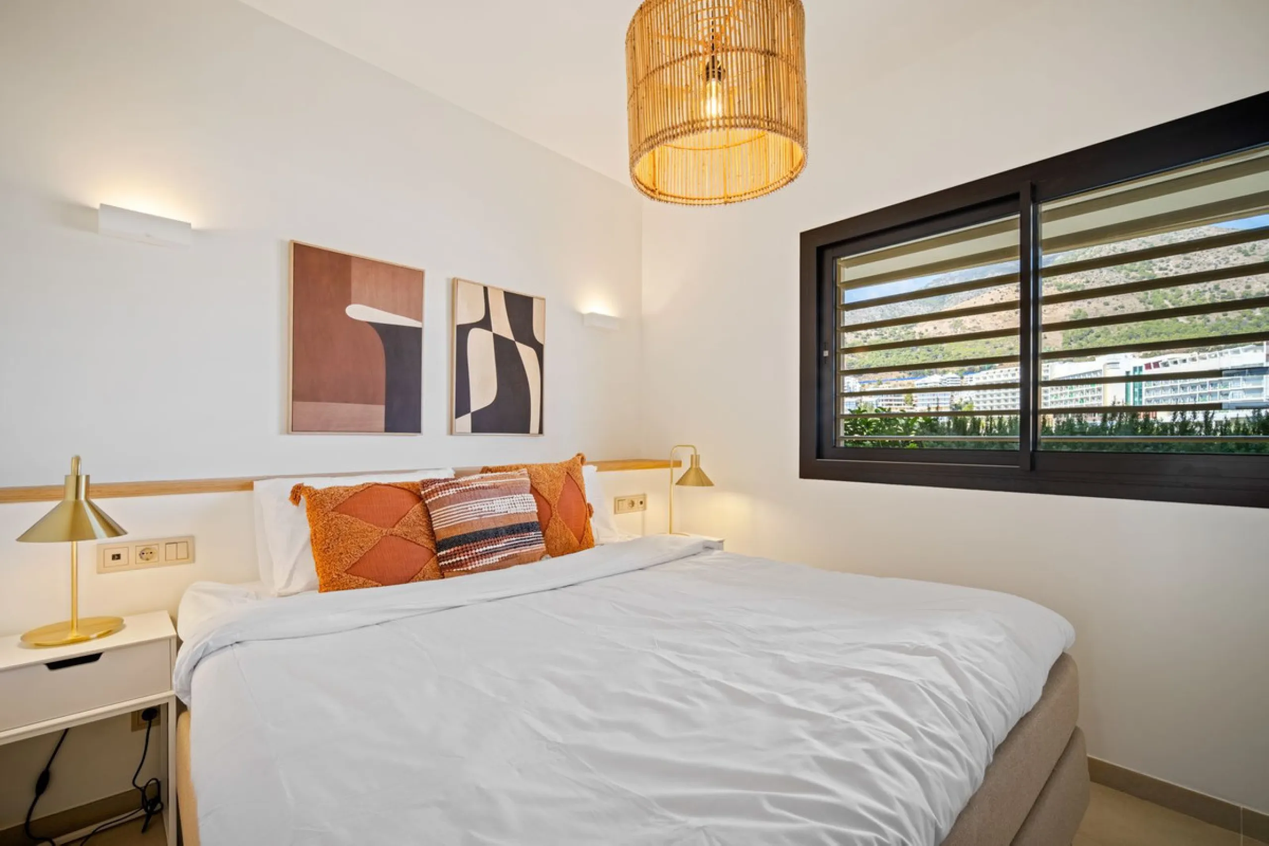 Apartment - Middle Floor Apartment в продаже в Fuengirola, Málaga. В доме 3 спален и 2 ванных комнат. Площадь дома 110 м²