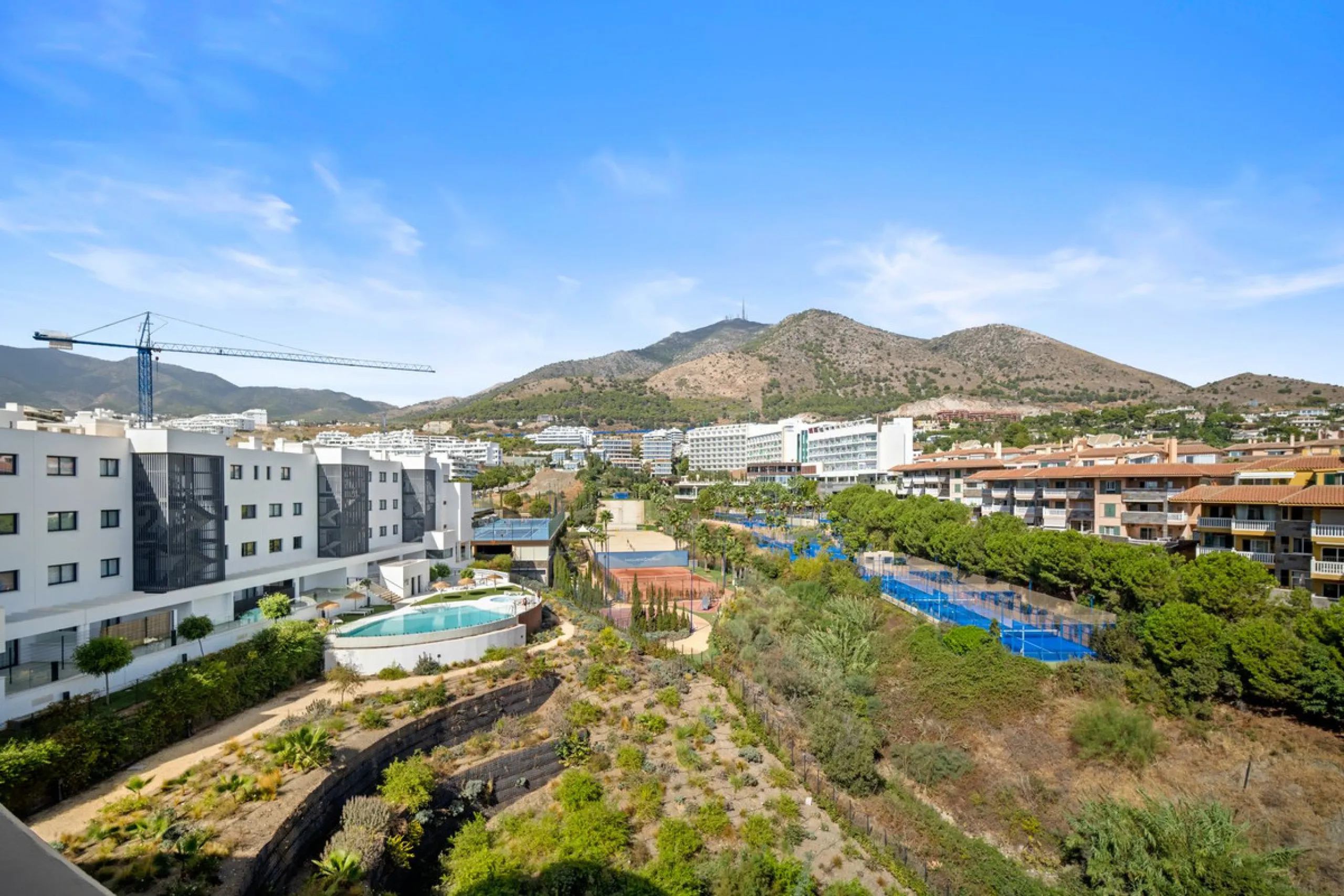 Apartment - Middle Floor Apartment в продаже в Fuengirola, Málaga. В доме 3 спален и 2 ванных комнат. Площадь дома 110 м²