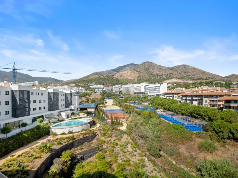 Apartment - Middle Floor Apartment в продаже в Fuengirola, Málaga. В доме 3 спален и 2 ванных комнат. Площадь дома 110 м²