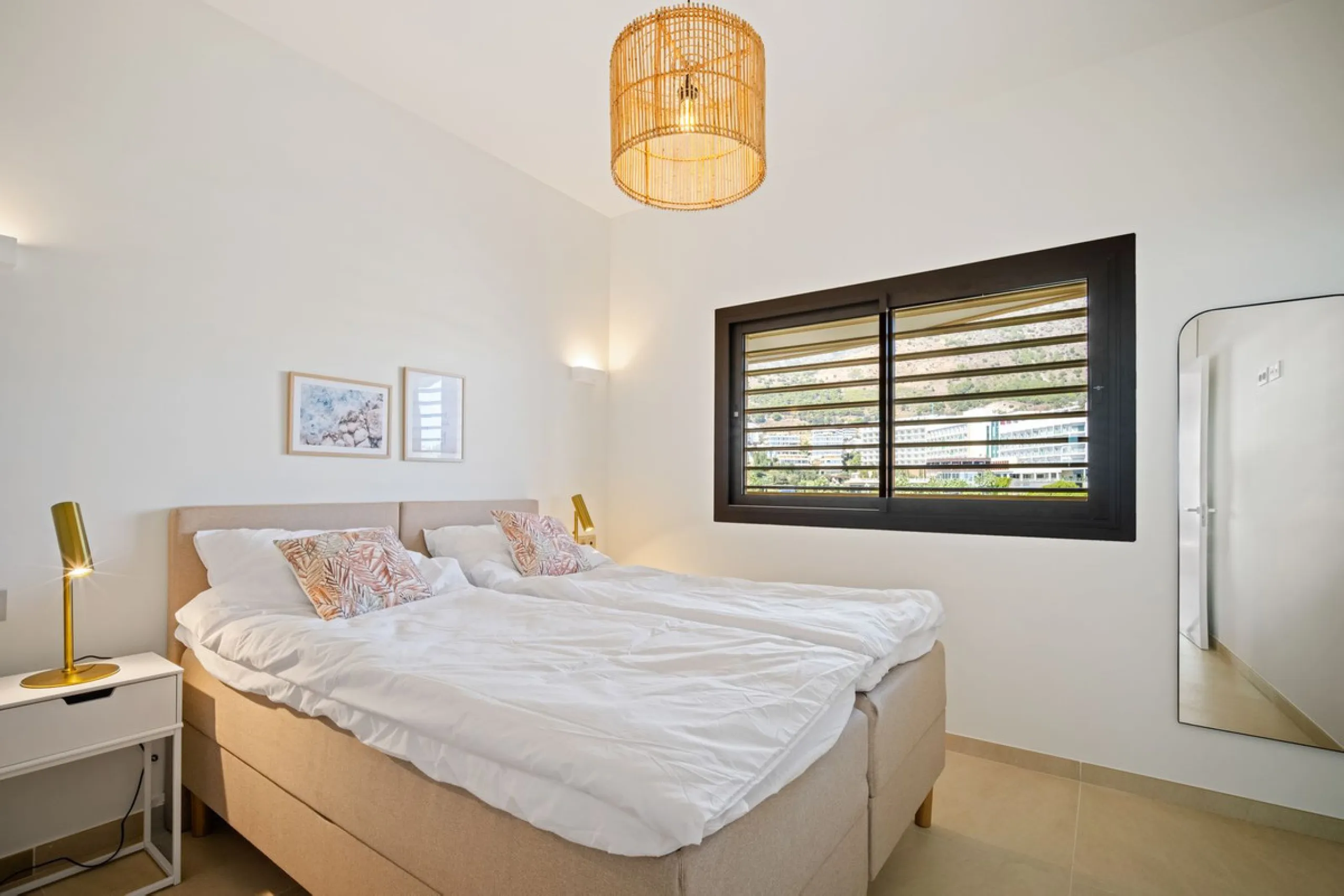 Apartment - Middle Floor Apartment в продаже в Fuengirola, Málaga. В доме 3 спален и 2 ванных комнат. Площадь дома 110 м²