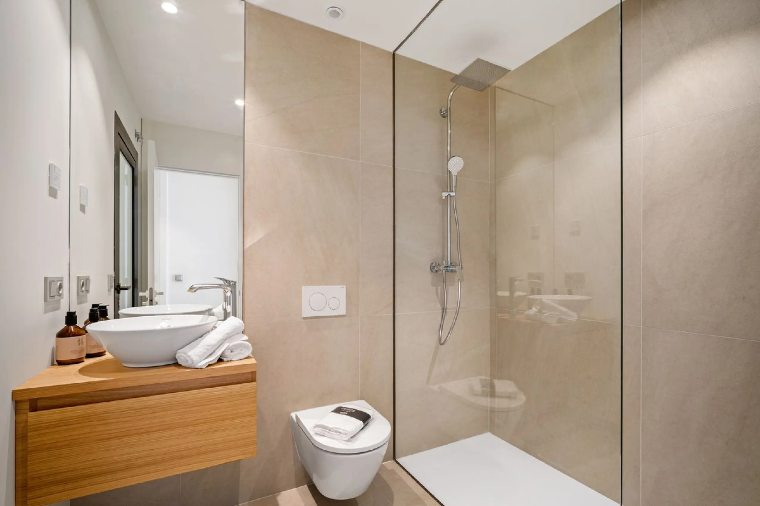 Apartment - Middle Floor Apartment в продаже в Fuengirola, Málaga. В доме 3 спален и 2 ванных комнат. Площадь дома 110 м²