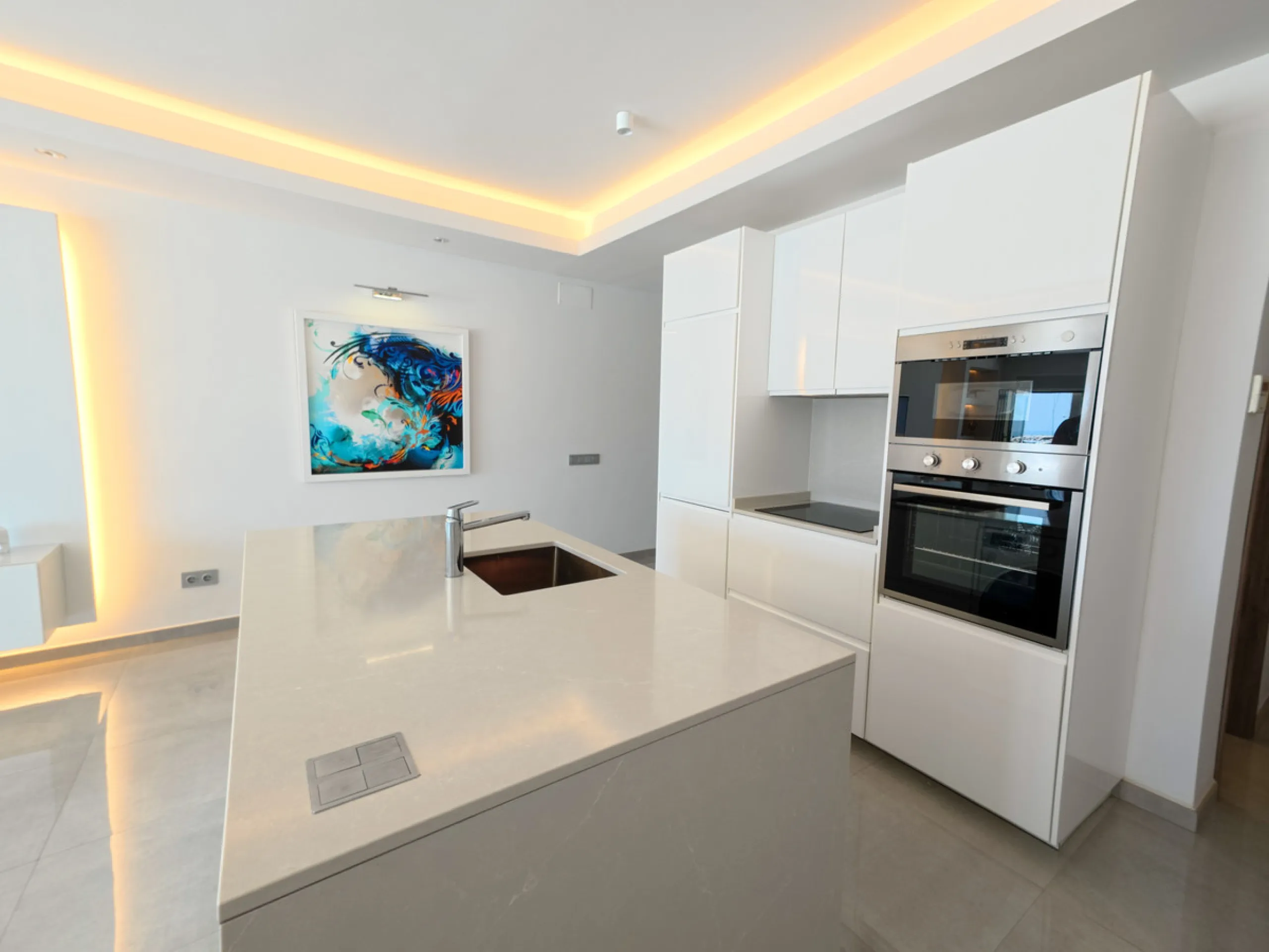 Apartment - Middle Floor Apartment в продаже в Marbella, Málaga. В доме 2 спален и 3 ванных комнат. Площадь дома 81 м²
