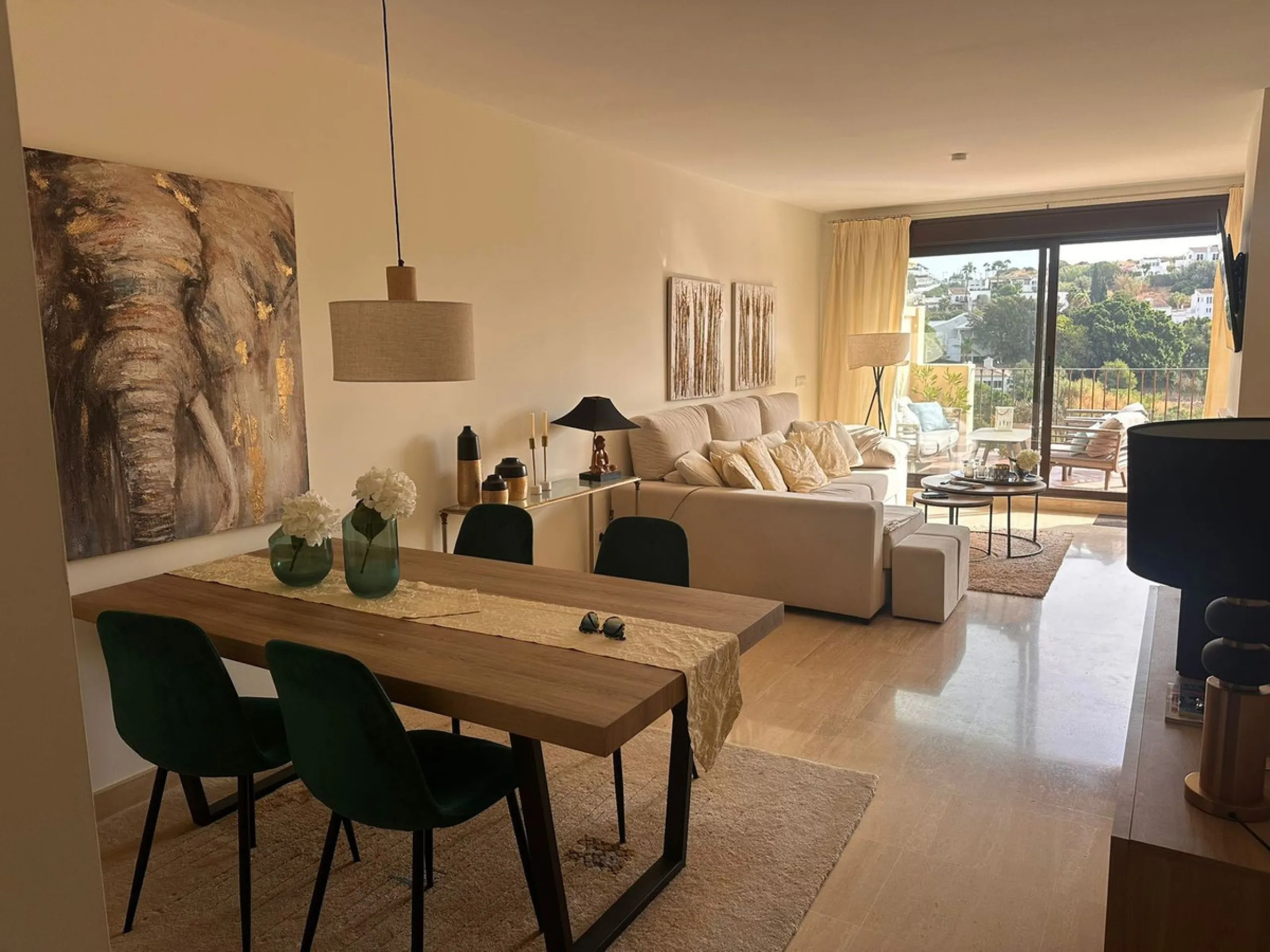 Opportunity! Penthouse on 1st line Azata Golf in Estepona fully furnished and equipped - ready to move in or rent out.