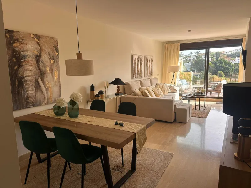 Opportunity! Penthouse on 1st line Azata Golf in Estepona fully furnished and equipped - ready to move in or rent out.